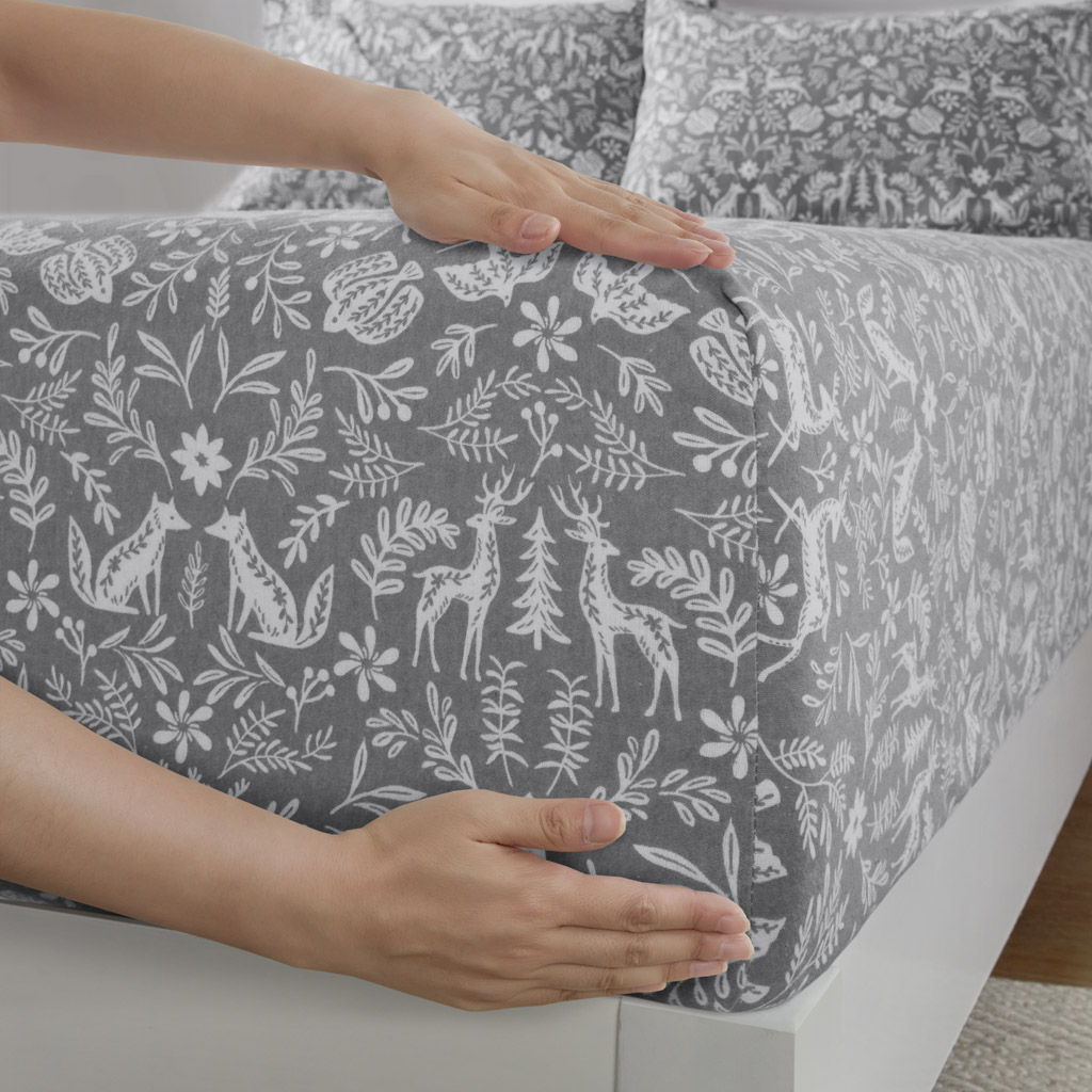 Oversized Flannel - 4 Piece Full Sheet Set - Sage Winter Fauna