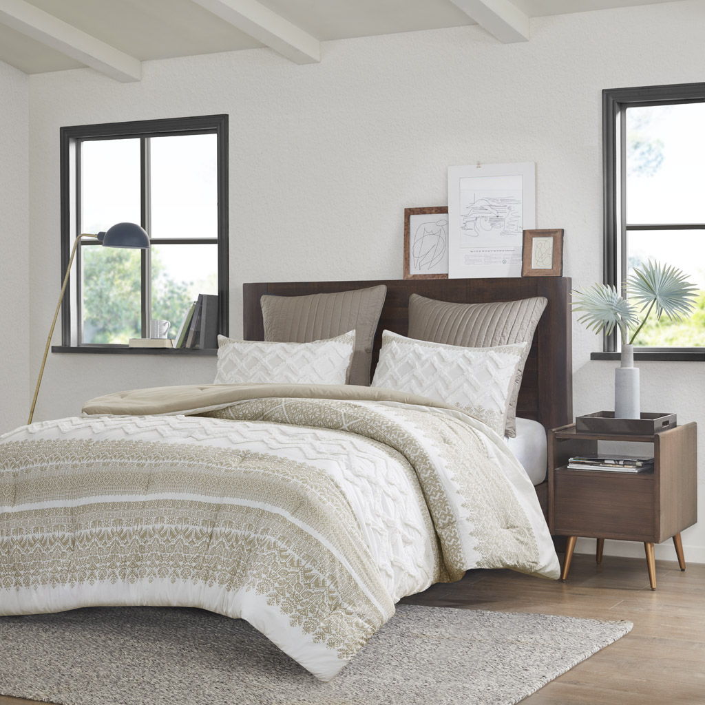 Mila - King 3 Piece Comforter Set With Tufting - Taupe