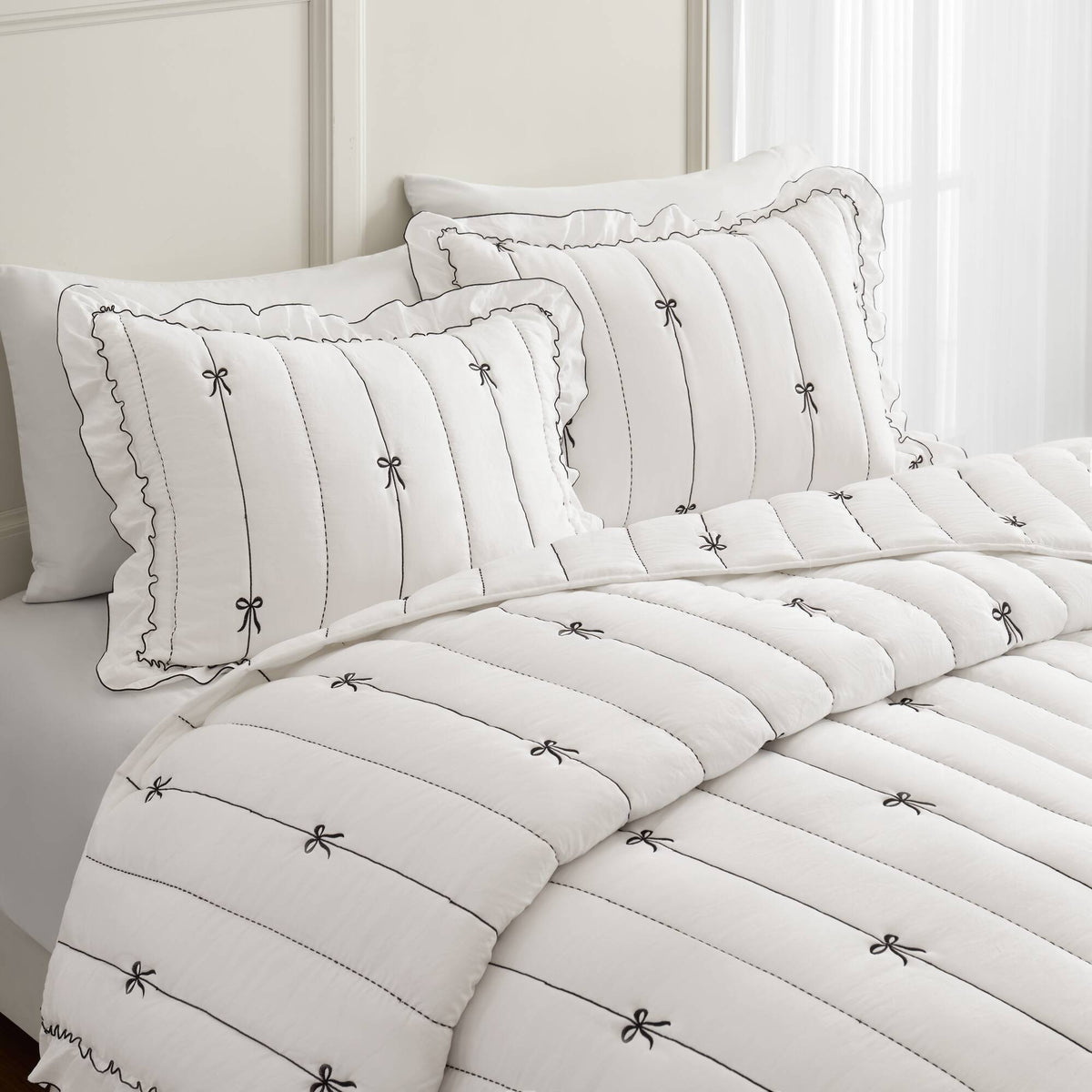 Liv - Quilt Set - White / Black