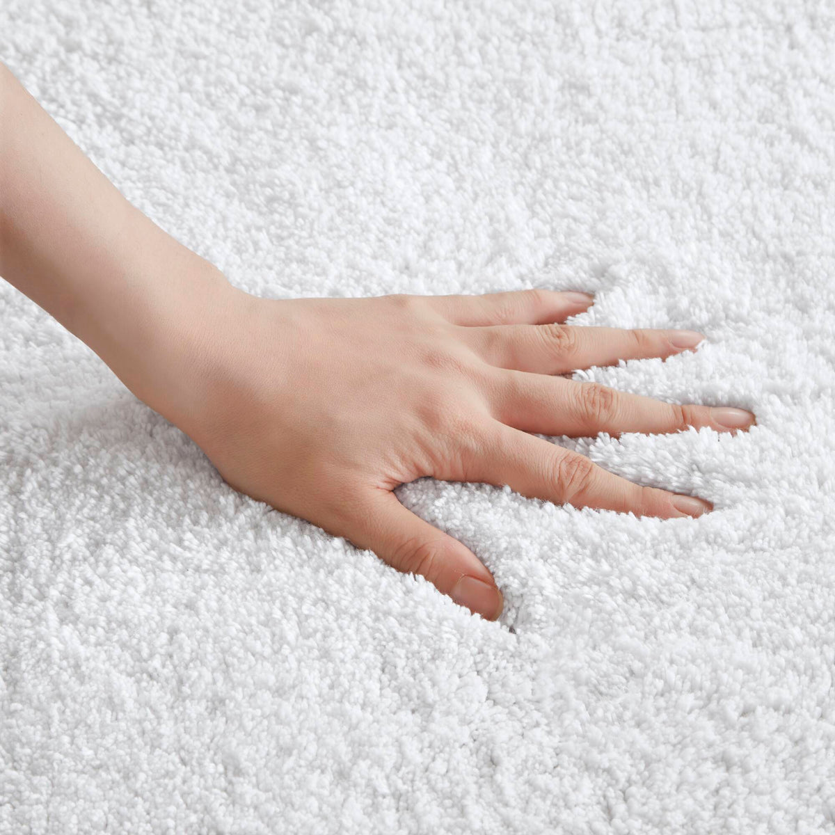 Evan - 24" x 72" Tufted Bath Rug - White
