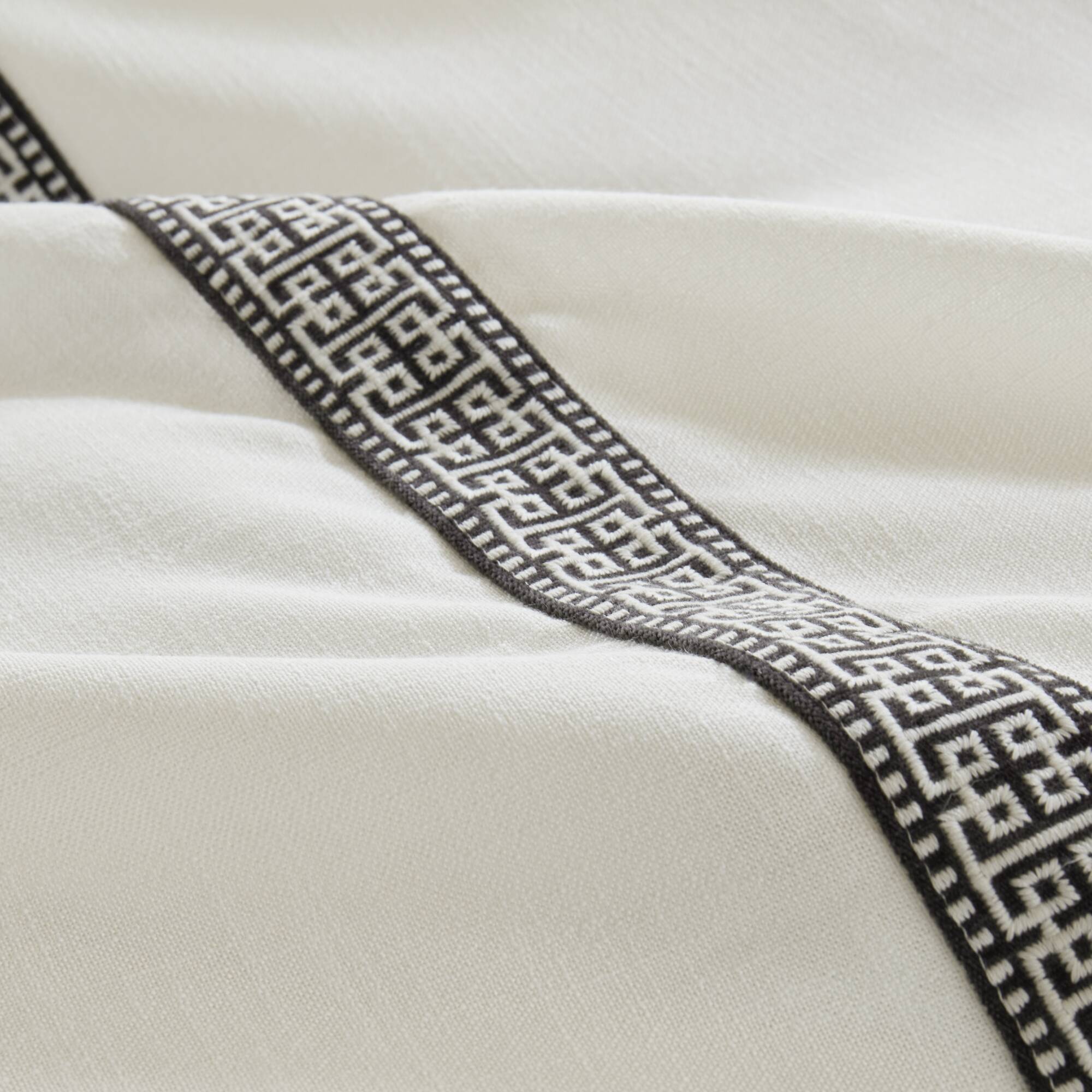 Jarvis - 8 Piece Queen Embroidery Oversized Duvet Style Comforter Set - Black / White