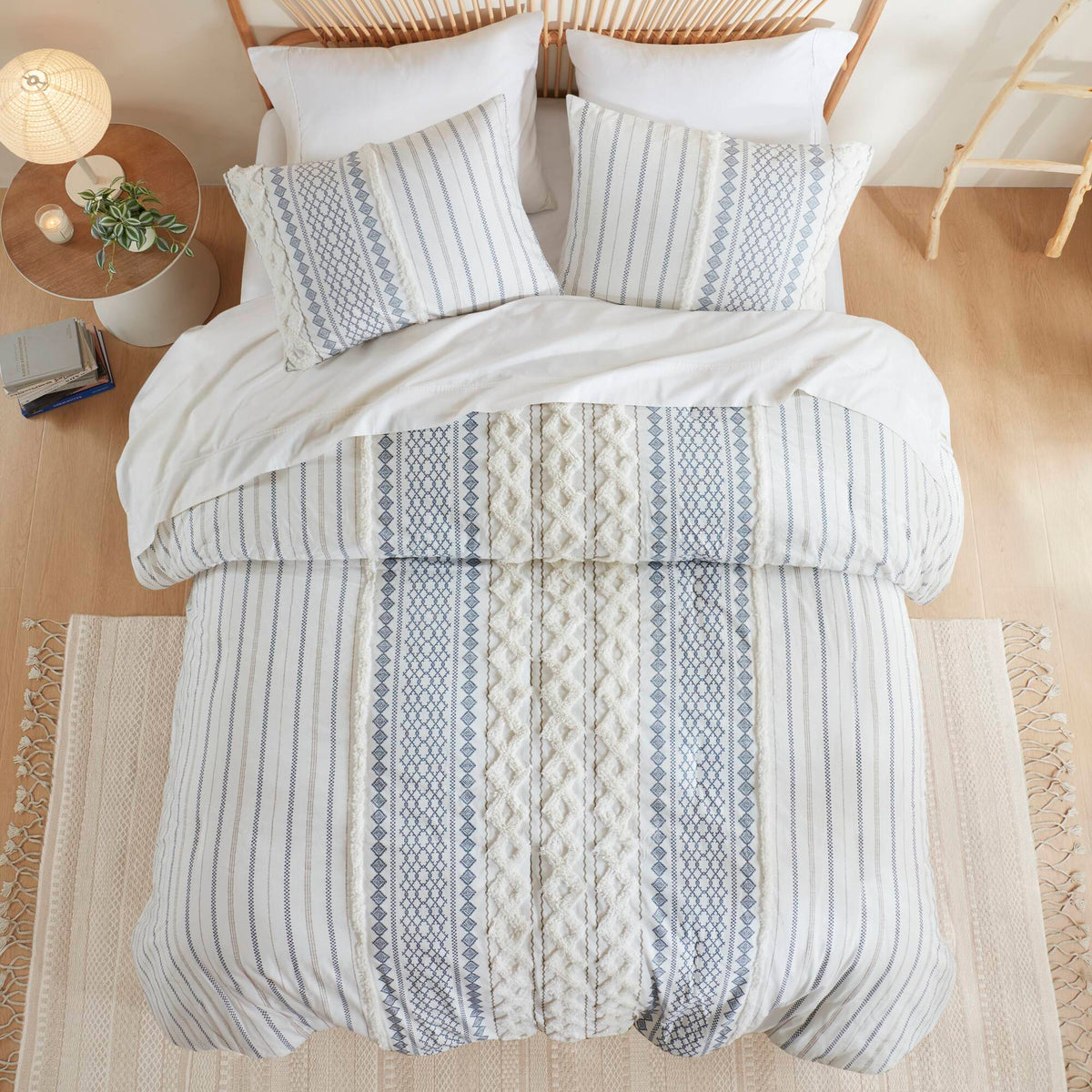 Imani - Cotton Printed Duvet Cover Set With Chenille - White / Navy