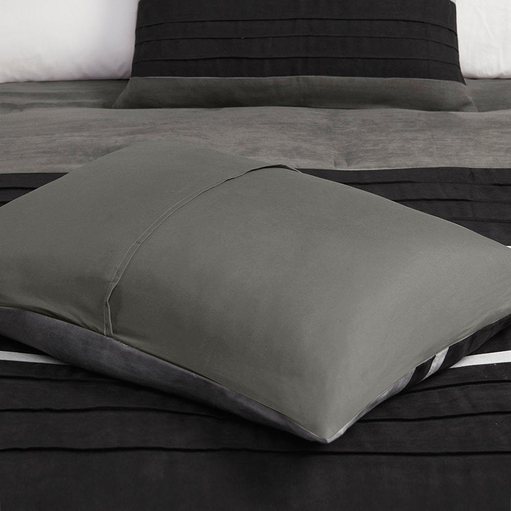 Set of Seven Black King Ring Stitch Polyester Sham And Comforter