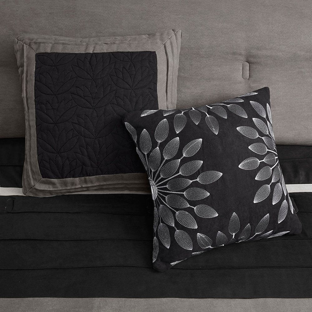 Set of Seven Black King Ring Stitch Polyester Sham And Comforter