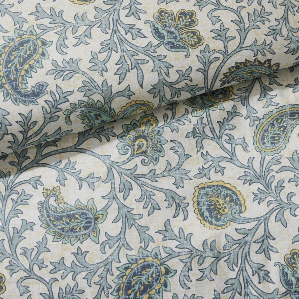 Set of Nine Aqua And Ivory Paisley King Ring Stitch Polyester Sham And Comforter