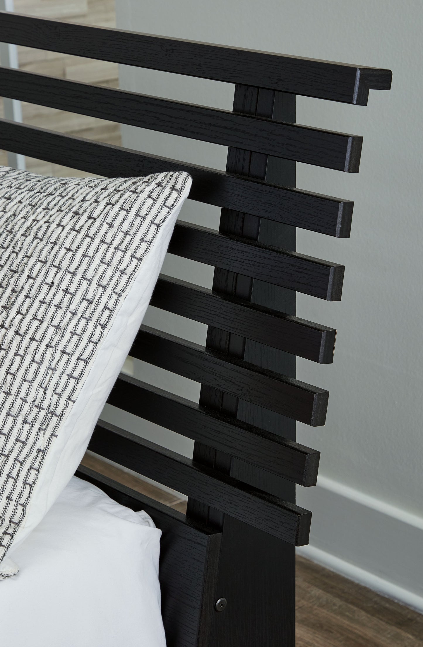 Danziar - Slat Headboard