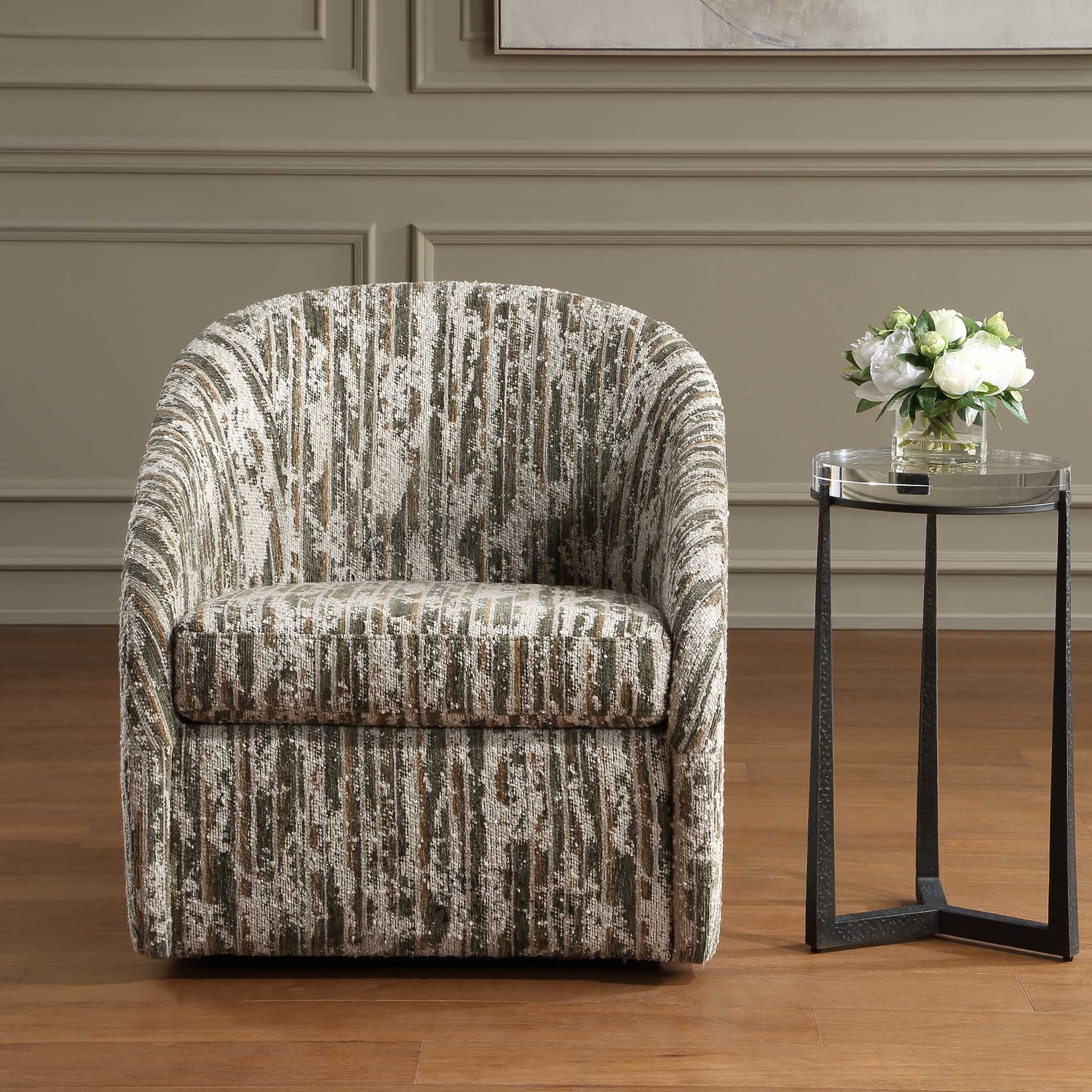 Mari - Boucle Swivel Chair - Green / White