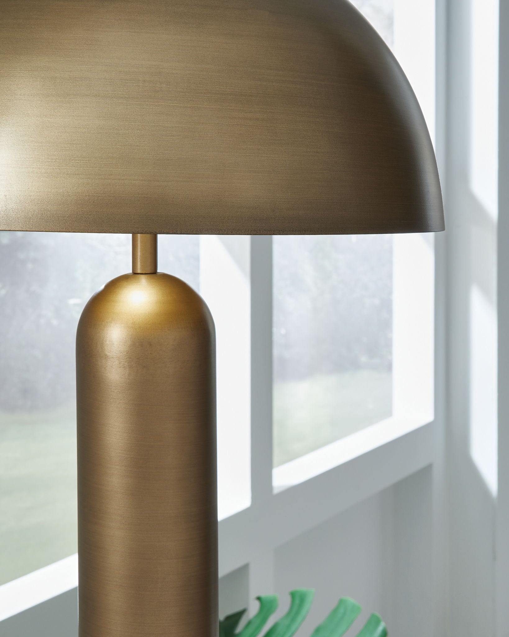 Wendfield - Metal Lamp