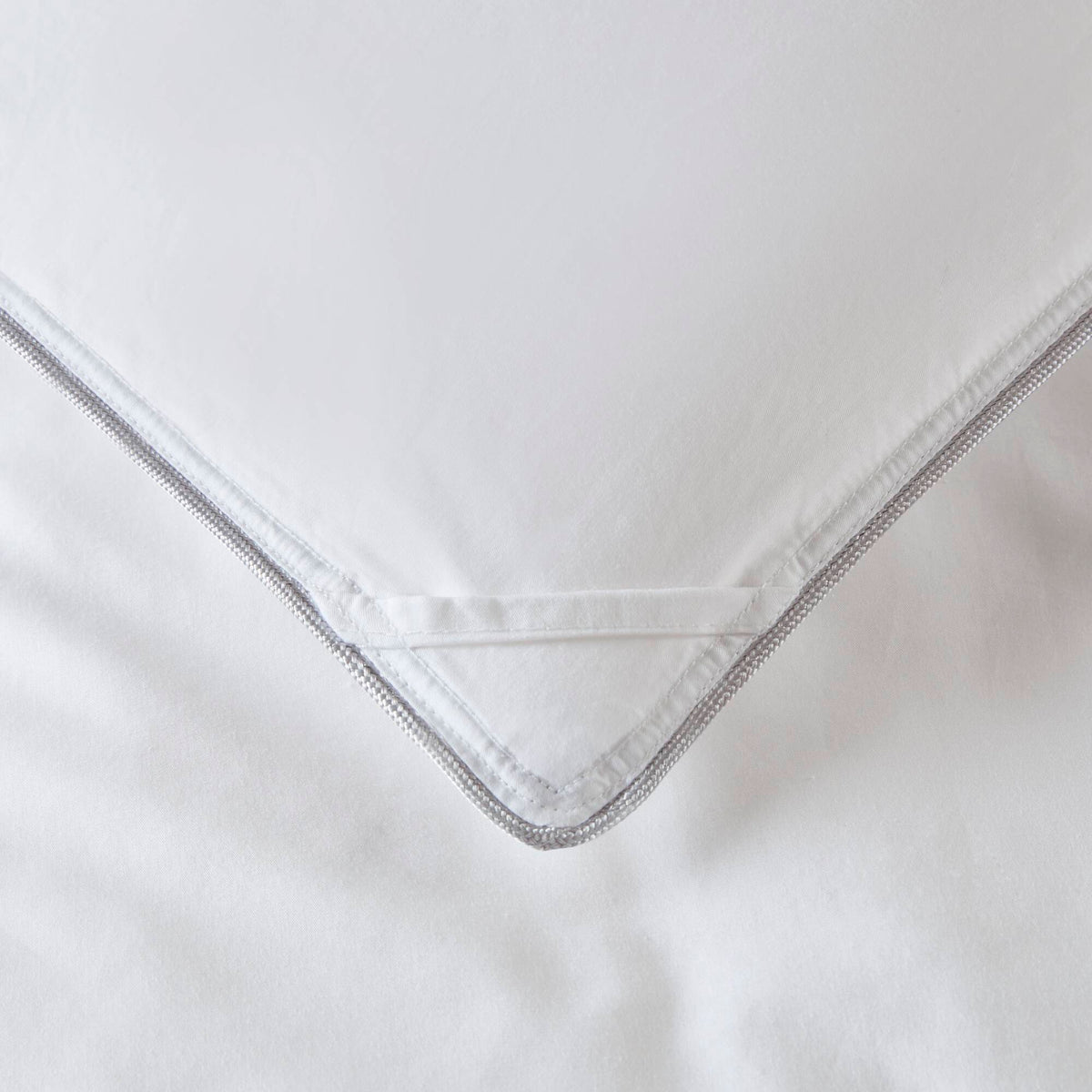 Full/Queen 100% Shell Comforter - White