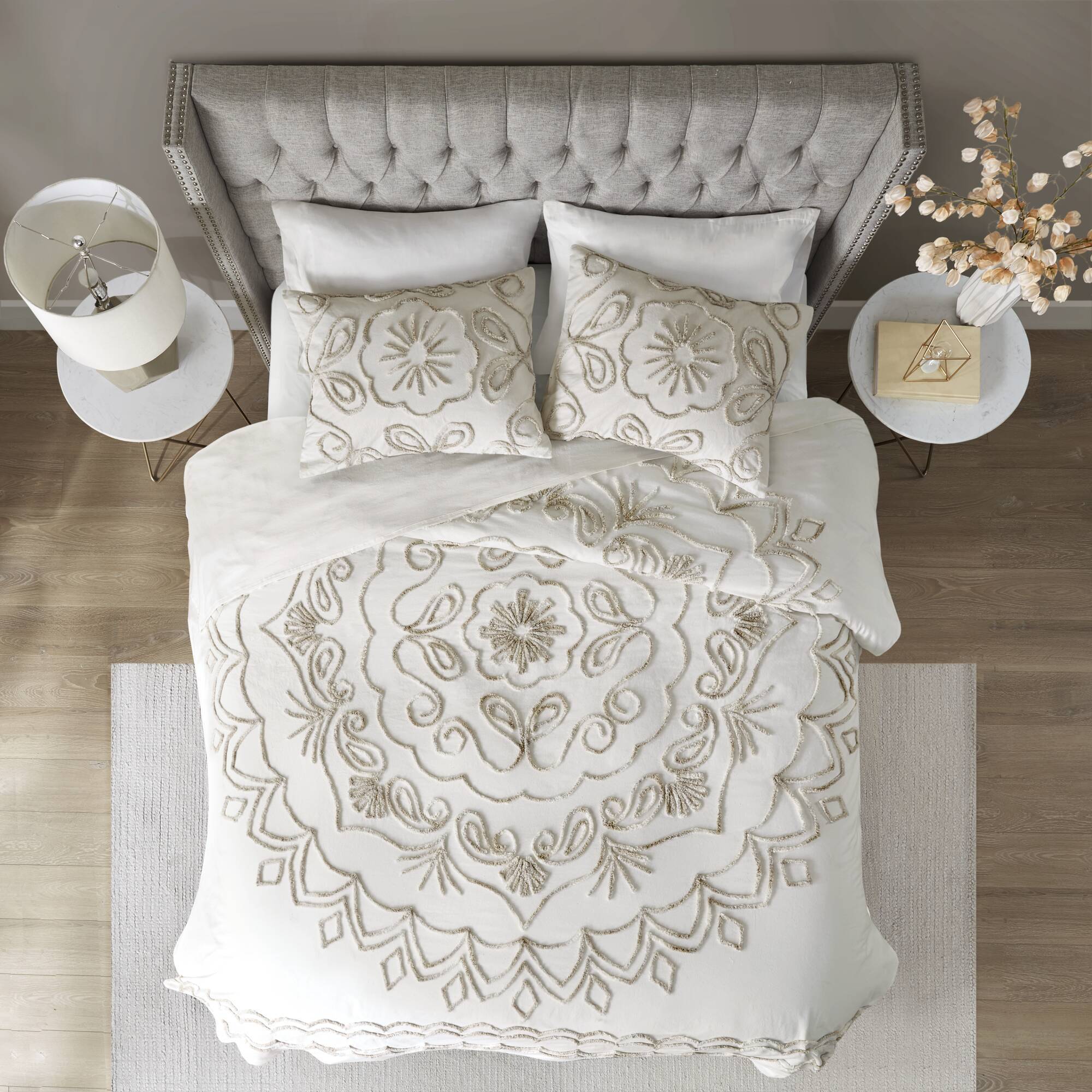 Violette - King 3 Piece Tufted Coverlet Set - Ivory / Taupe