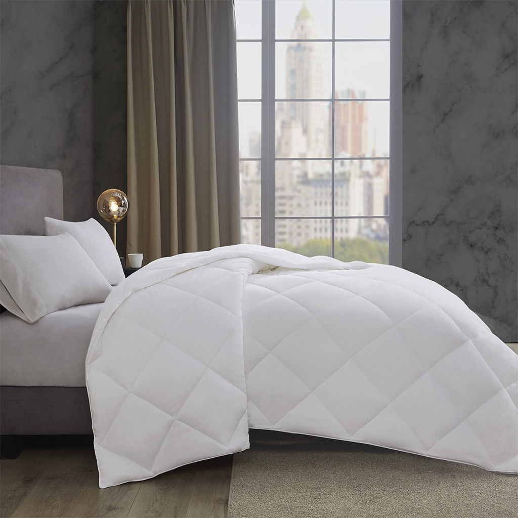 Maximum Warmth - King 300 Thread Count Down Alternative 3M Thinsulate Comforter - White