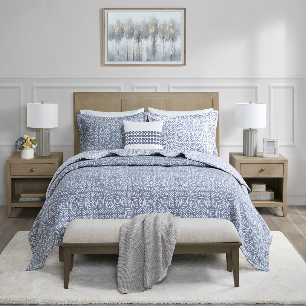 Harmony - 4 Piece Full Oversized Reversible Matelasse Coverlet Set With Throw Pillow - Blue