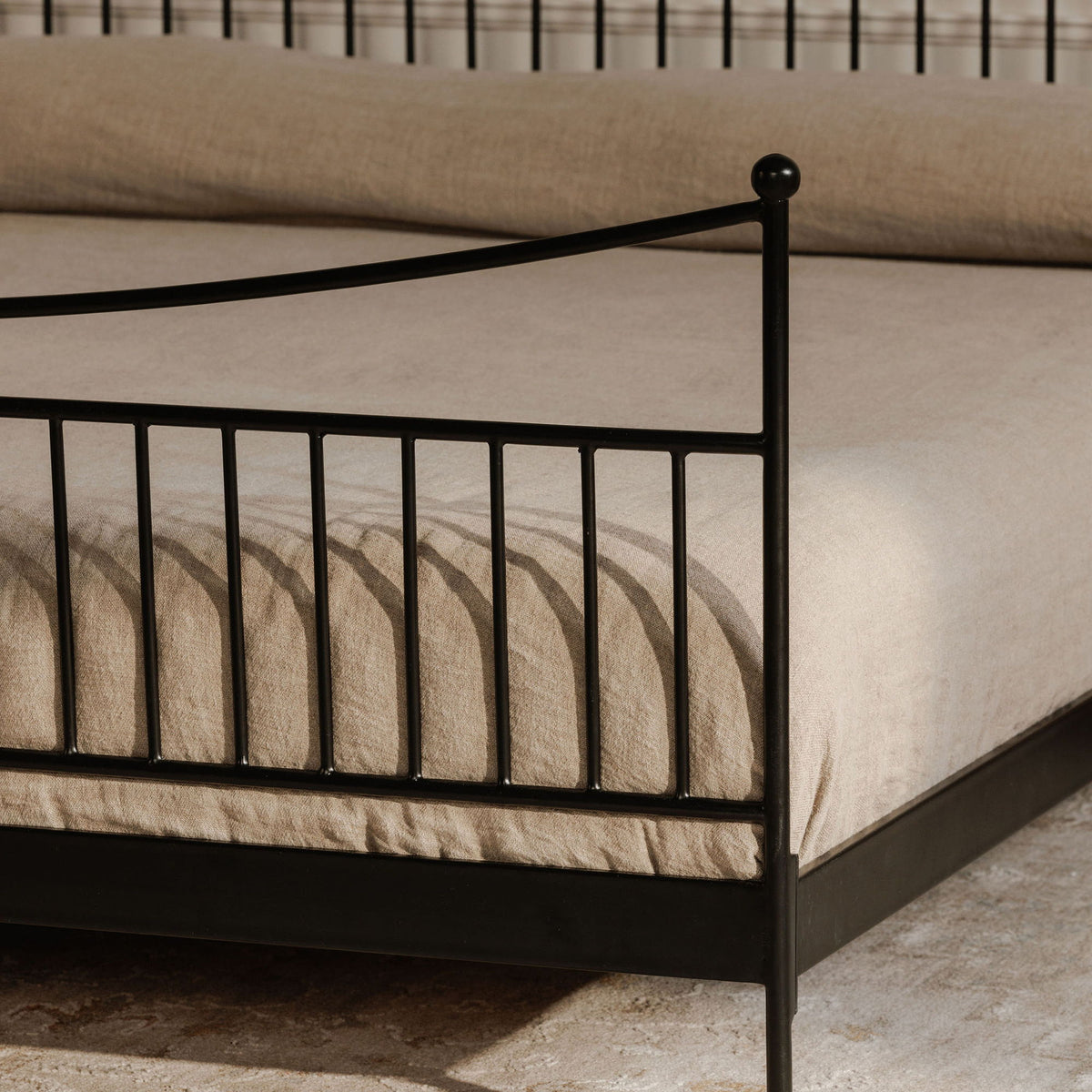 Monet - King Bed - Black