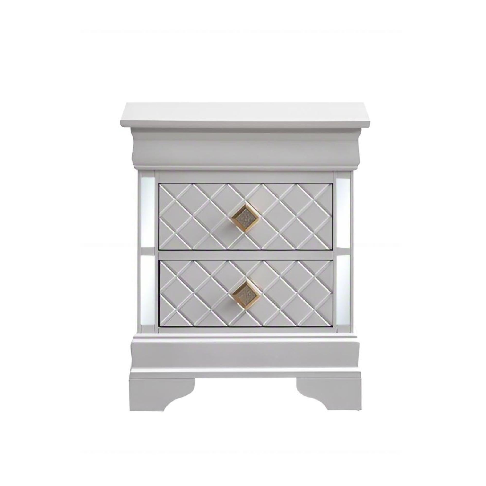 Verona - Nightstand