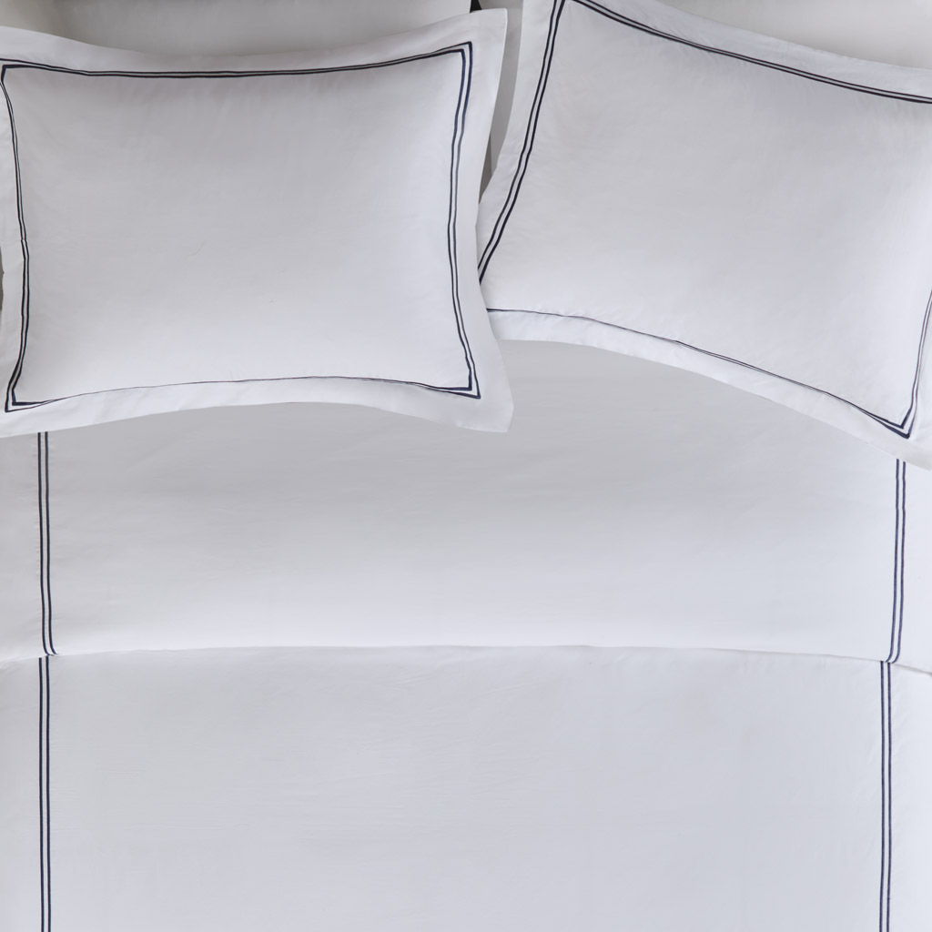 500 Thread Count Luxury - King Sateen Embroidered Comforter Set - White / Navy