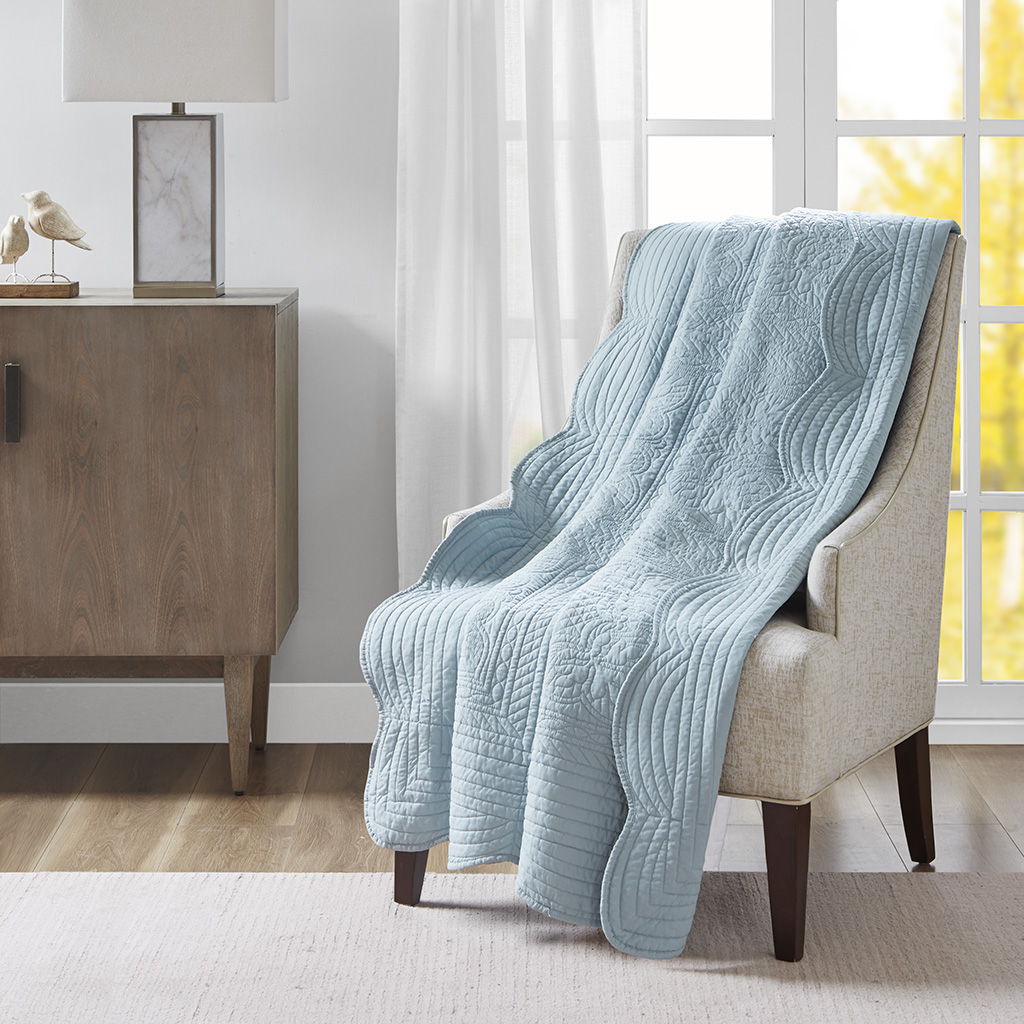 Tuscany - Oversized Quilted Throw With Scalloped Edges - Blue