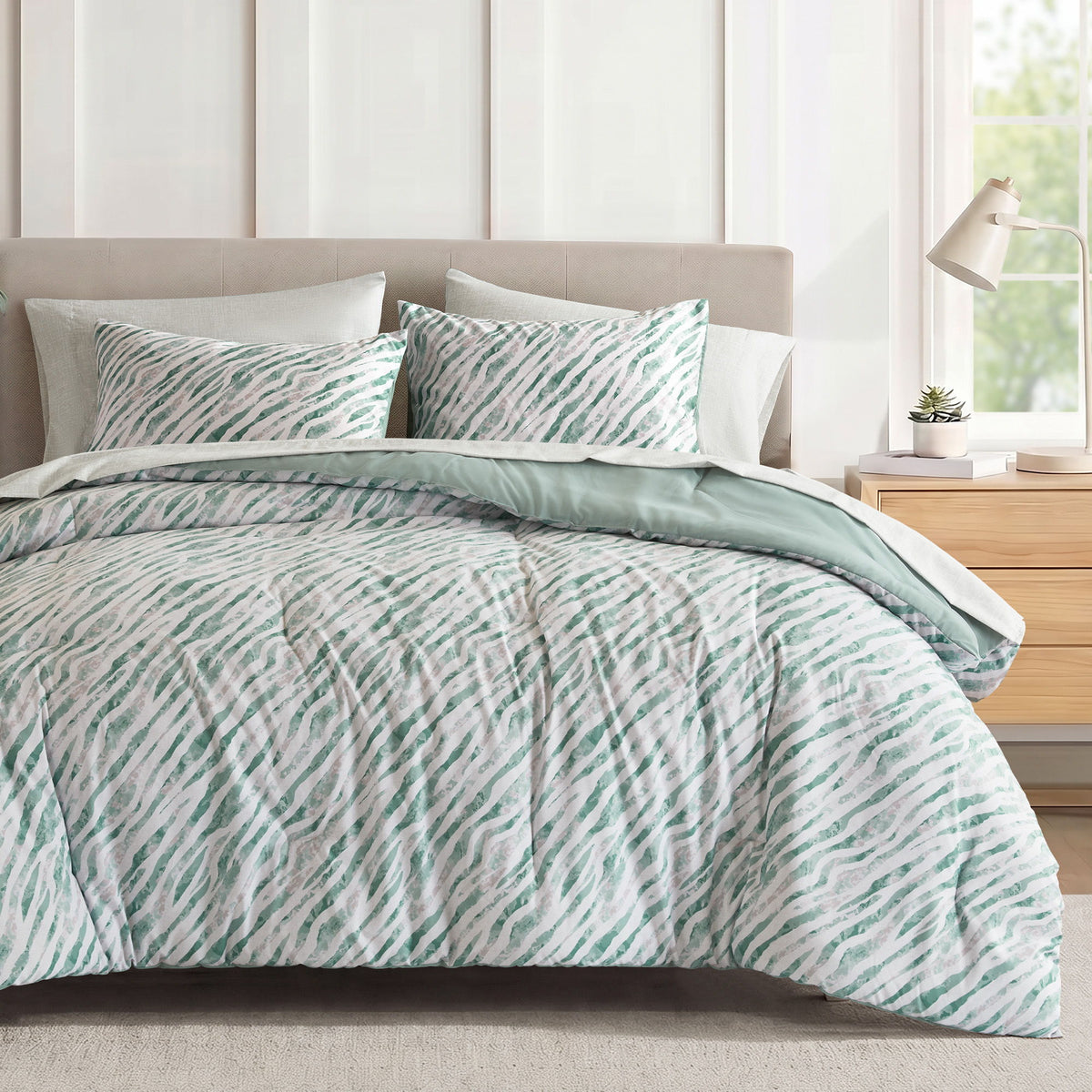 Nixon - California King 7 Piece Comforter Set - Green / Gray
