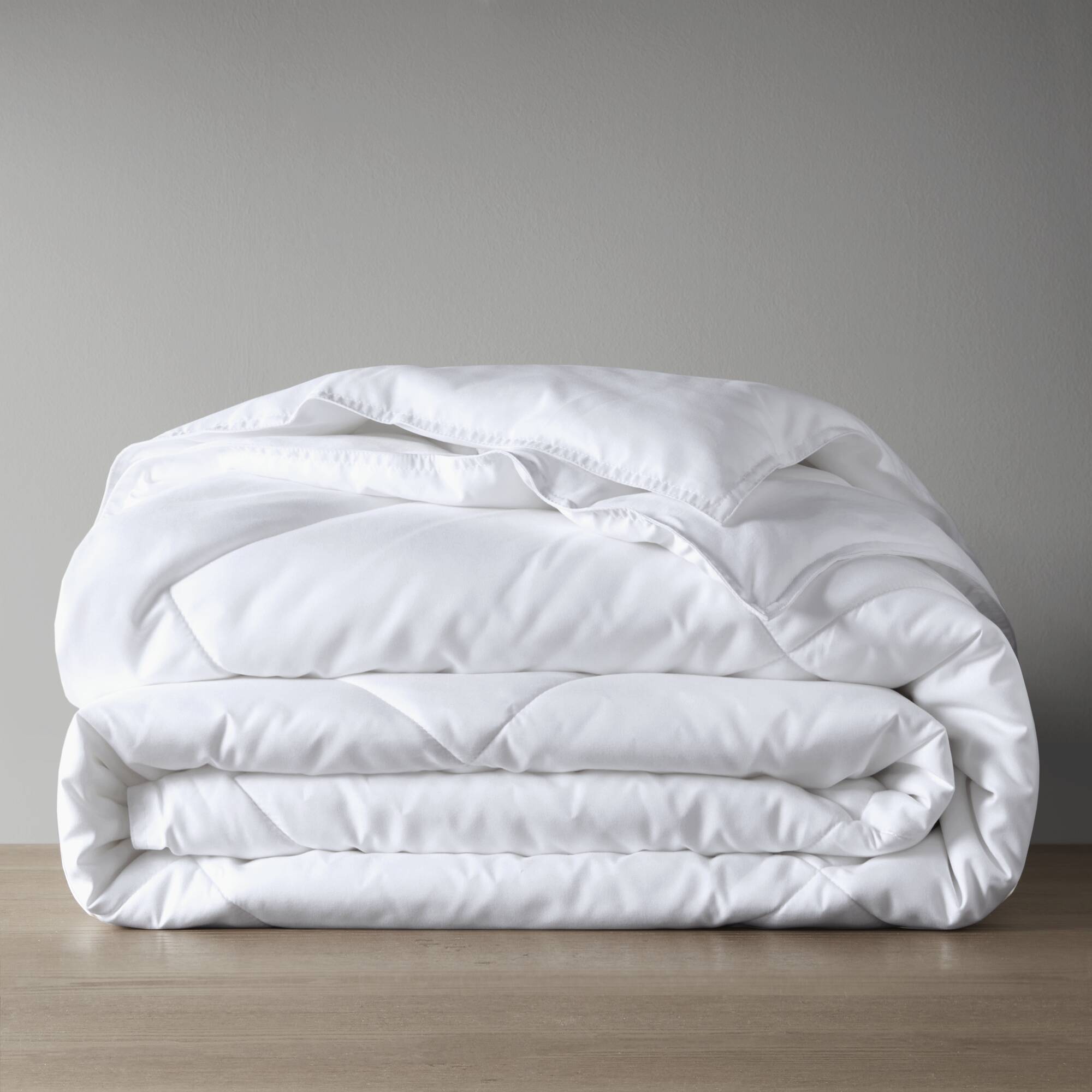 Cooling Touch - Oversized Down Alternative Queen Comforter - White