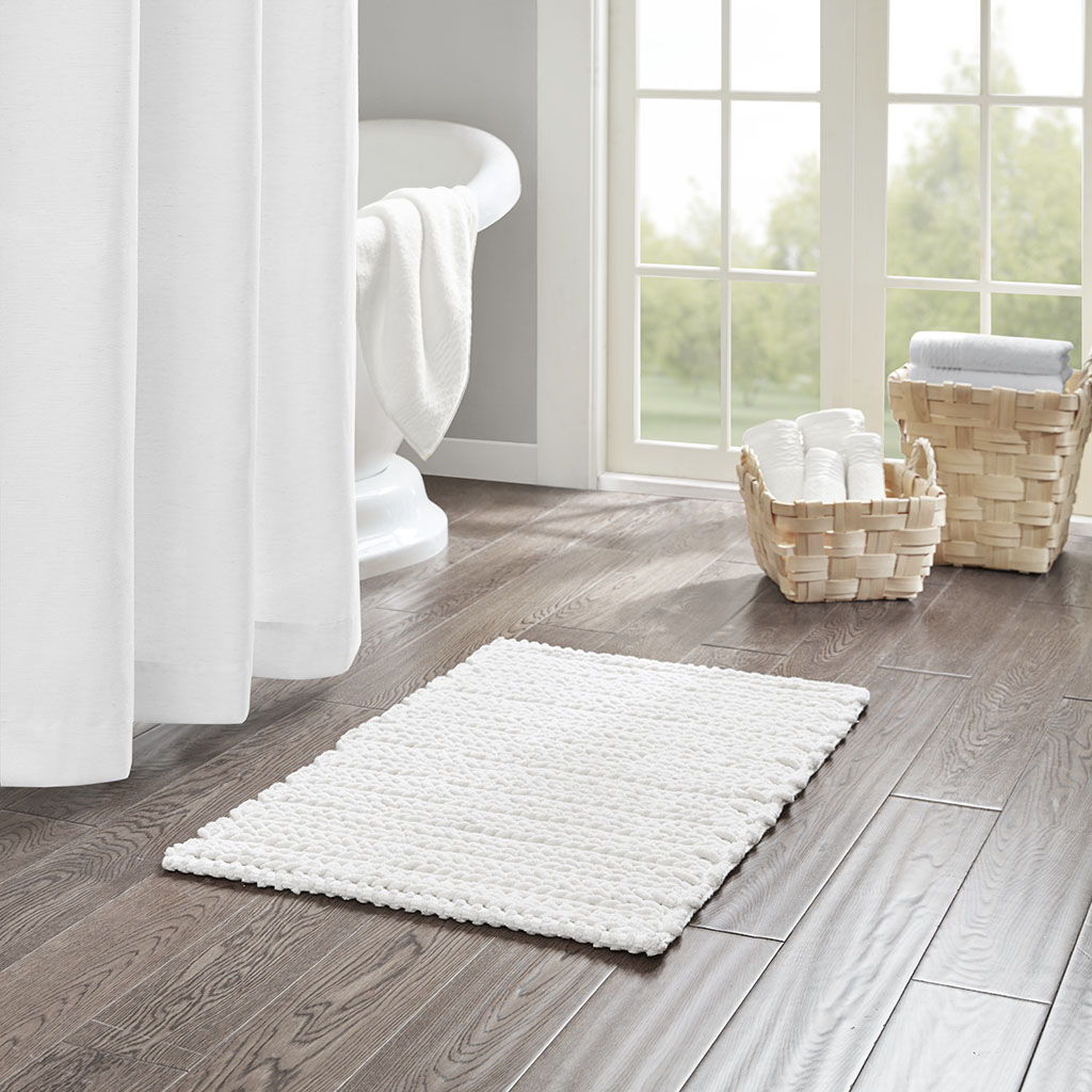 Lasso - 24" x 44" Chain Stitch Rug - White