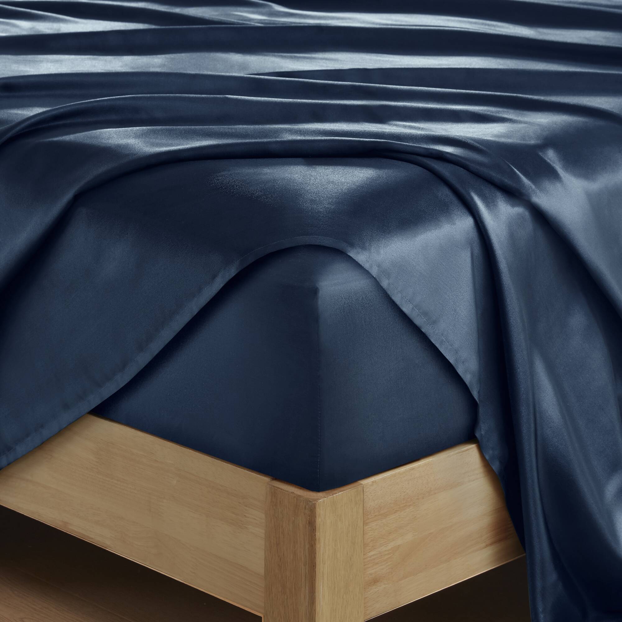 Satin - 6 Piece Queen Luxury Sheet Set - Midnight Blue