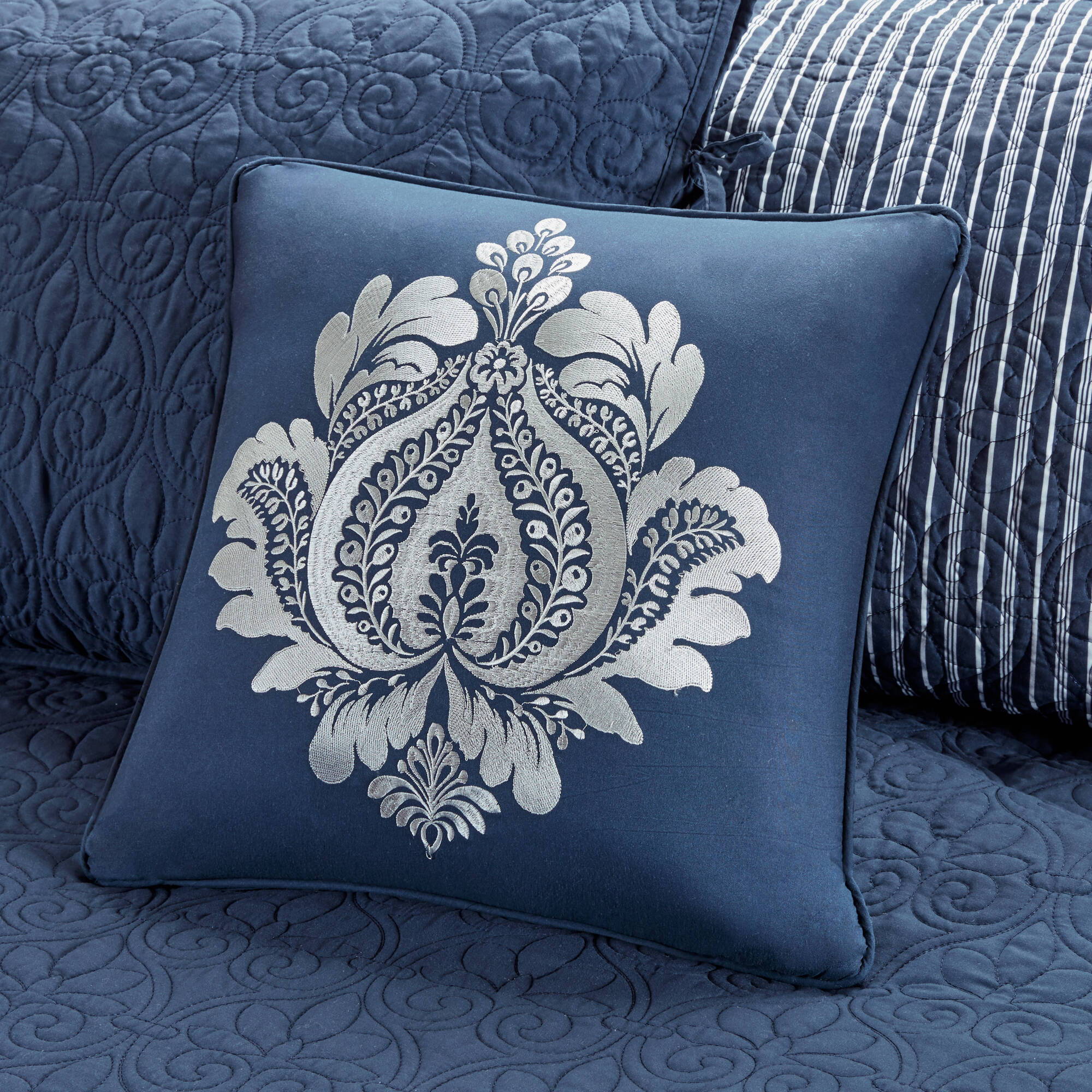 Quebec - Twin Reversible Daybed Cover (Set of 6) - Navy