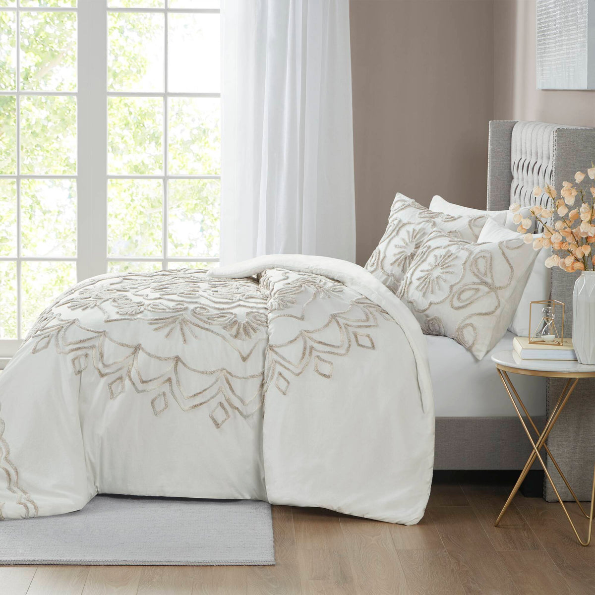 Violette - King 3 Piece Tufted Duvet Cover Set - Ivory / Taupe