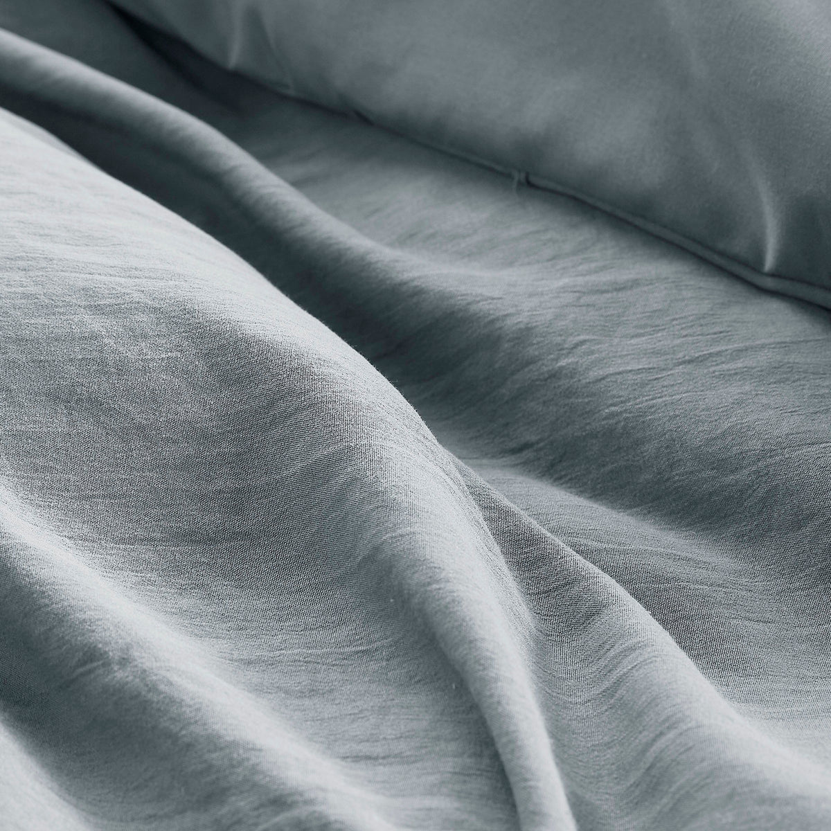 Porter - Queen Soft Washed Pleated Comforter Set - Blue / Gray