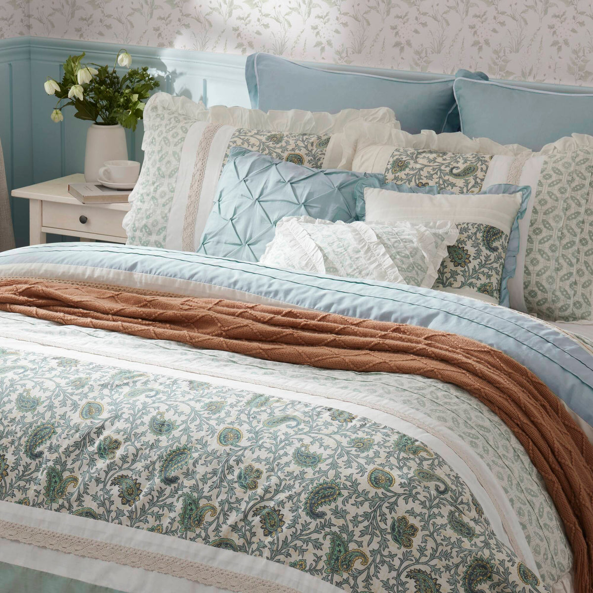 Dawn - Queen - 9 Piece Comforter Set - Blue