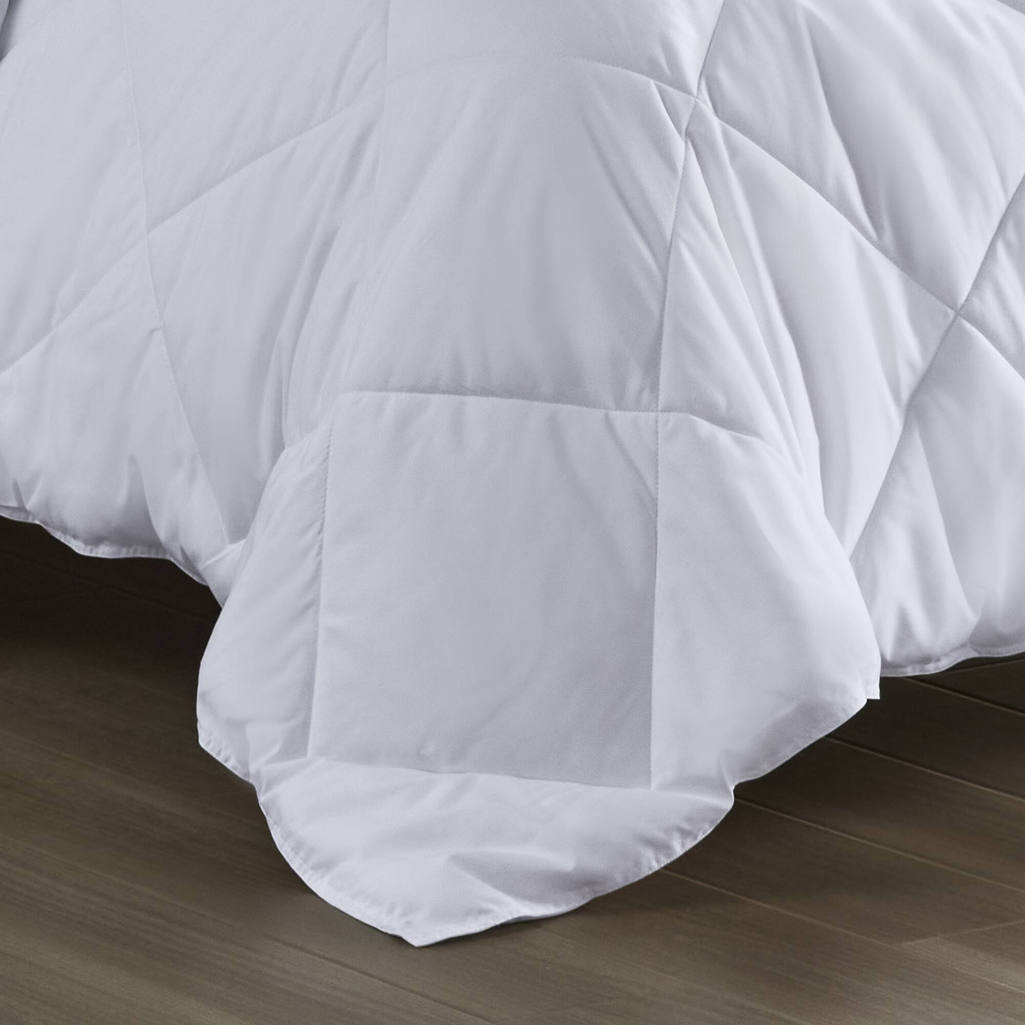 Cooling Touch - Oversized Down Alternative Comforter - White