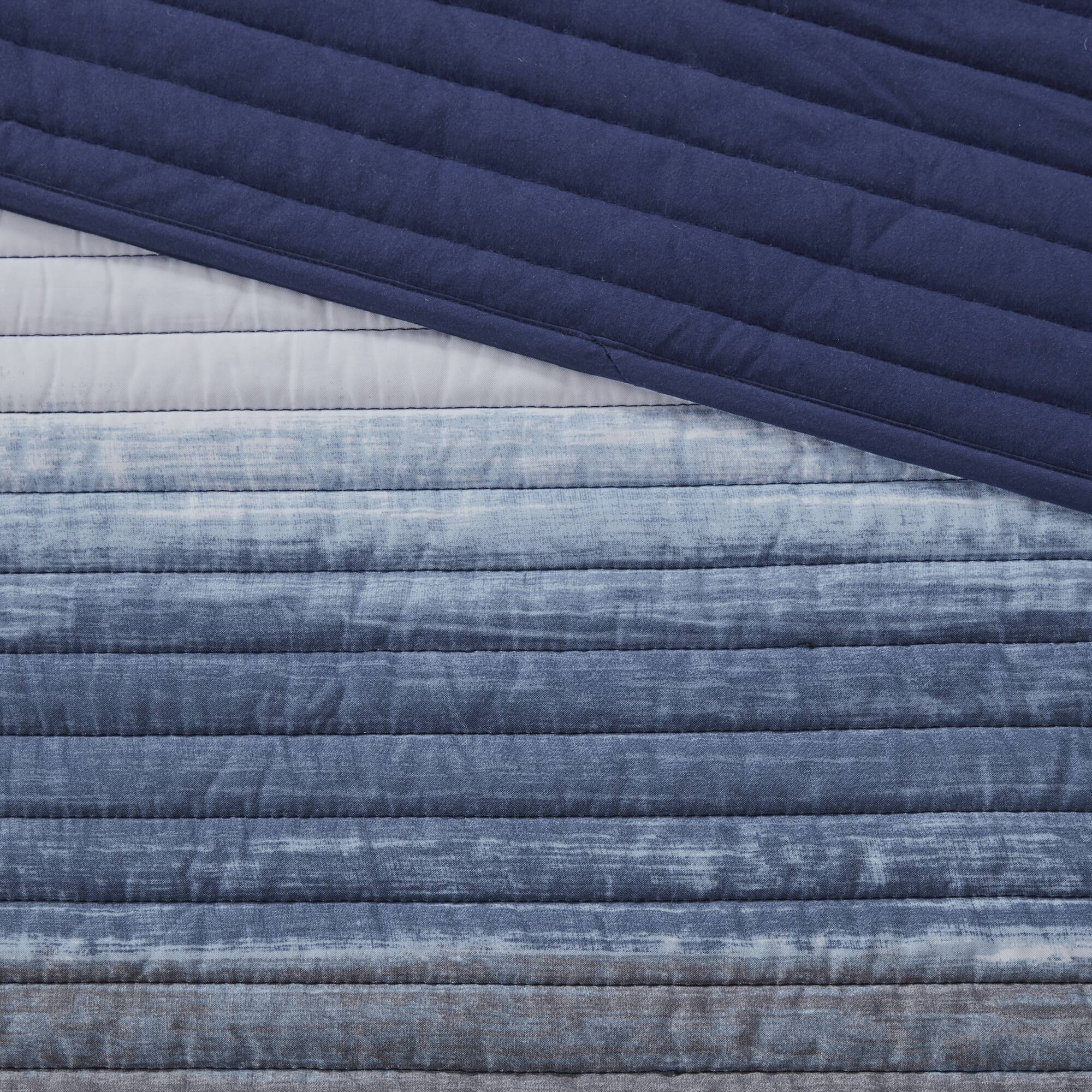 Saben - California King 8 Piece Quilt Set With Bed Sheets - Navy