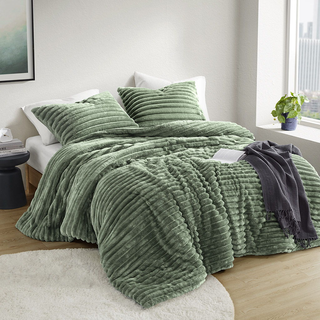 Avril - Full/Queen Fluffy Ribbed Plush Comforter Set - Green