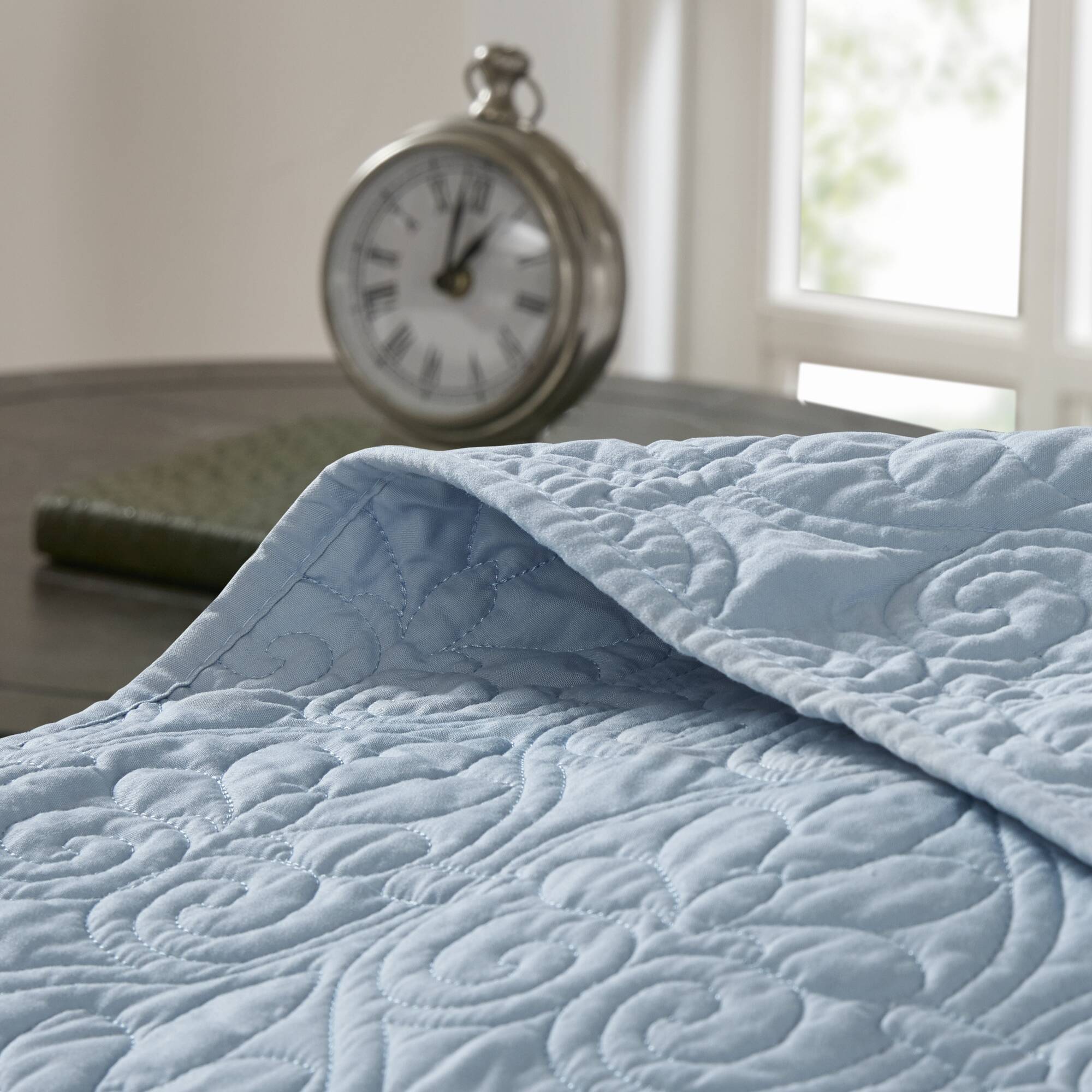 Quebec - King Reversible Bedspread Set - Blue