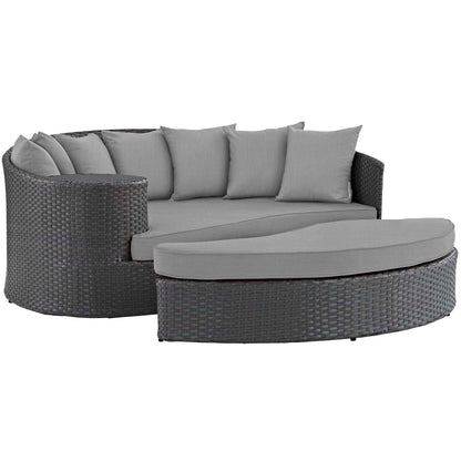 Sojourn Outdoor Patio Sunbrella® Daybed in Canvas Gray