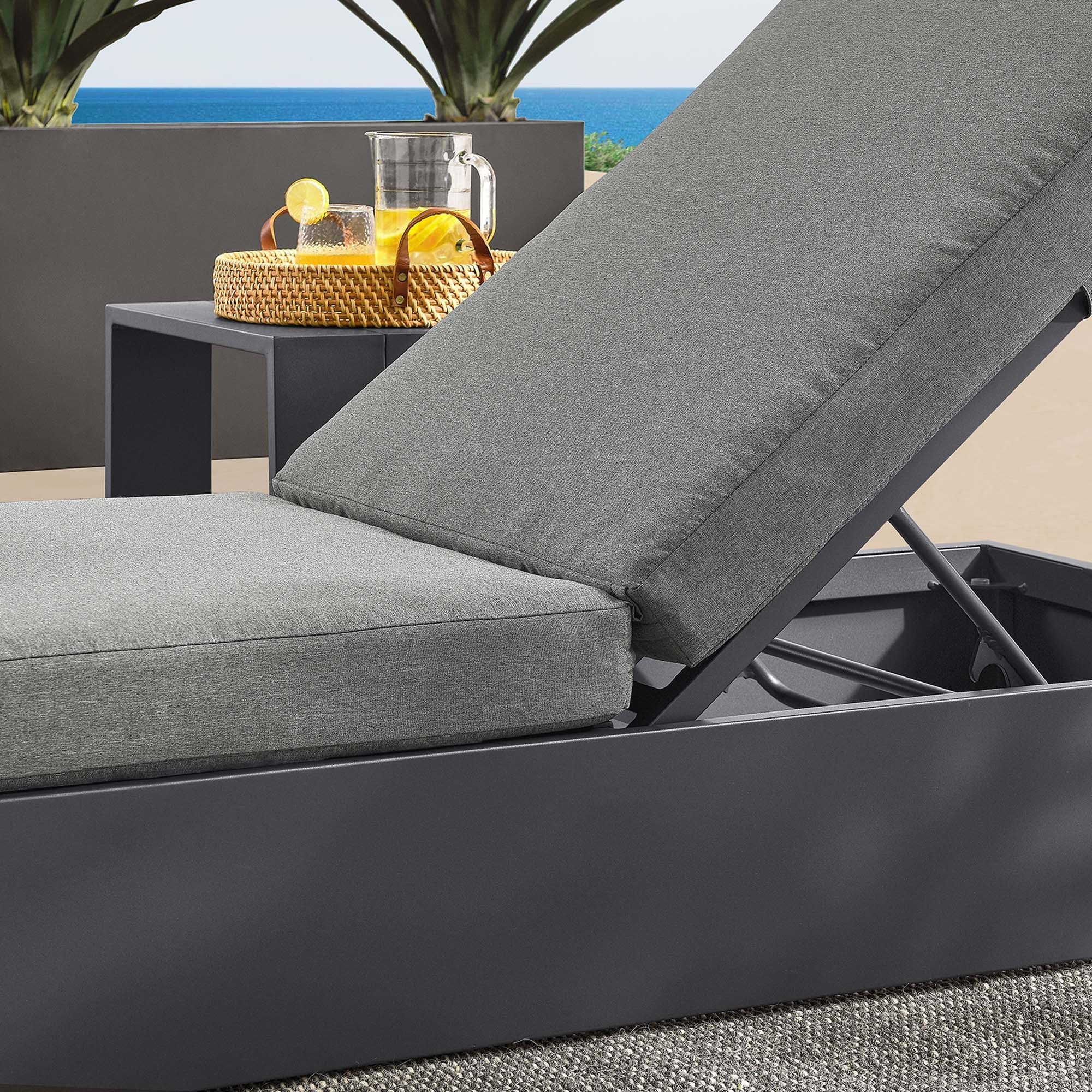 Tahoe Outdoor Patio Powder-Coated Aluminum Chaise Lounge Chair in Gray Charcoal