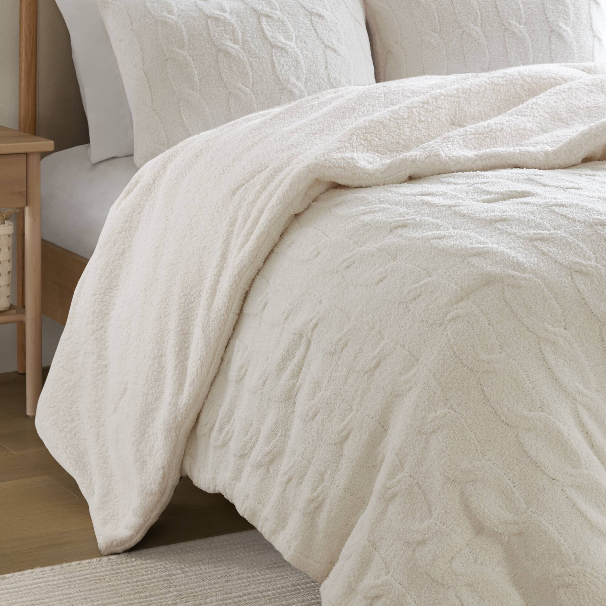 Riordan - King Cable Knit Comforter Set - Ivory
