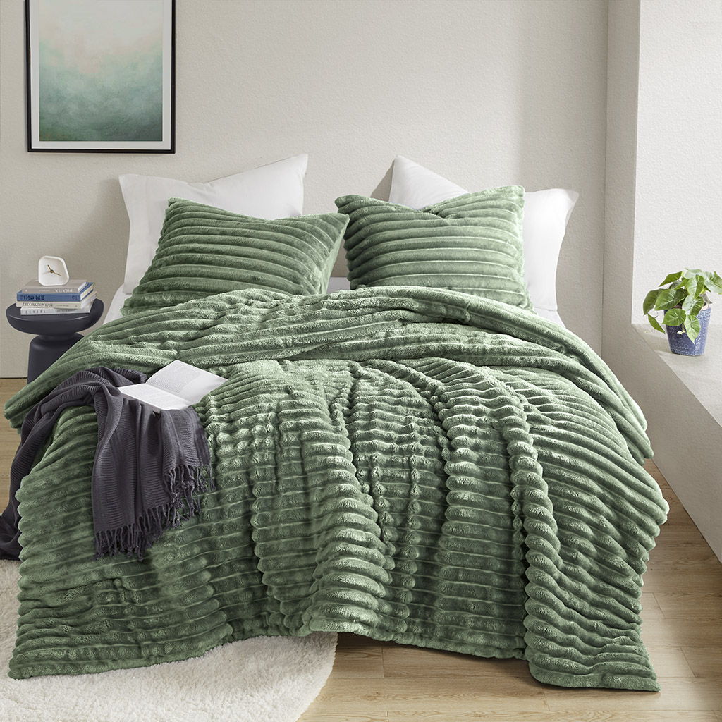 Avril - Full/Queen Fluffy Ribbed Plush Comforter Set - Green