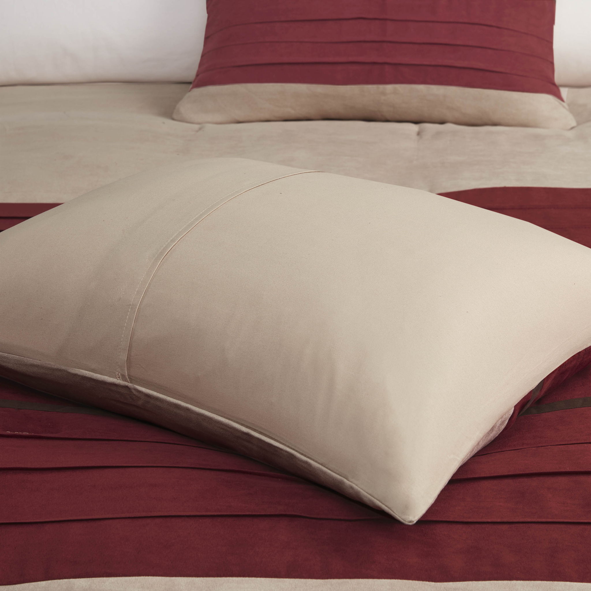 Palmer - Queen Piece Comforter (Set of 7) - Red