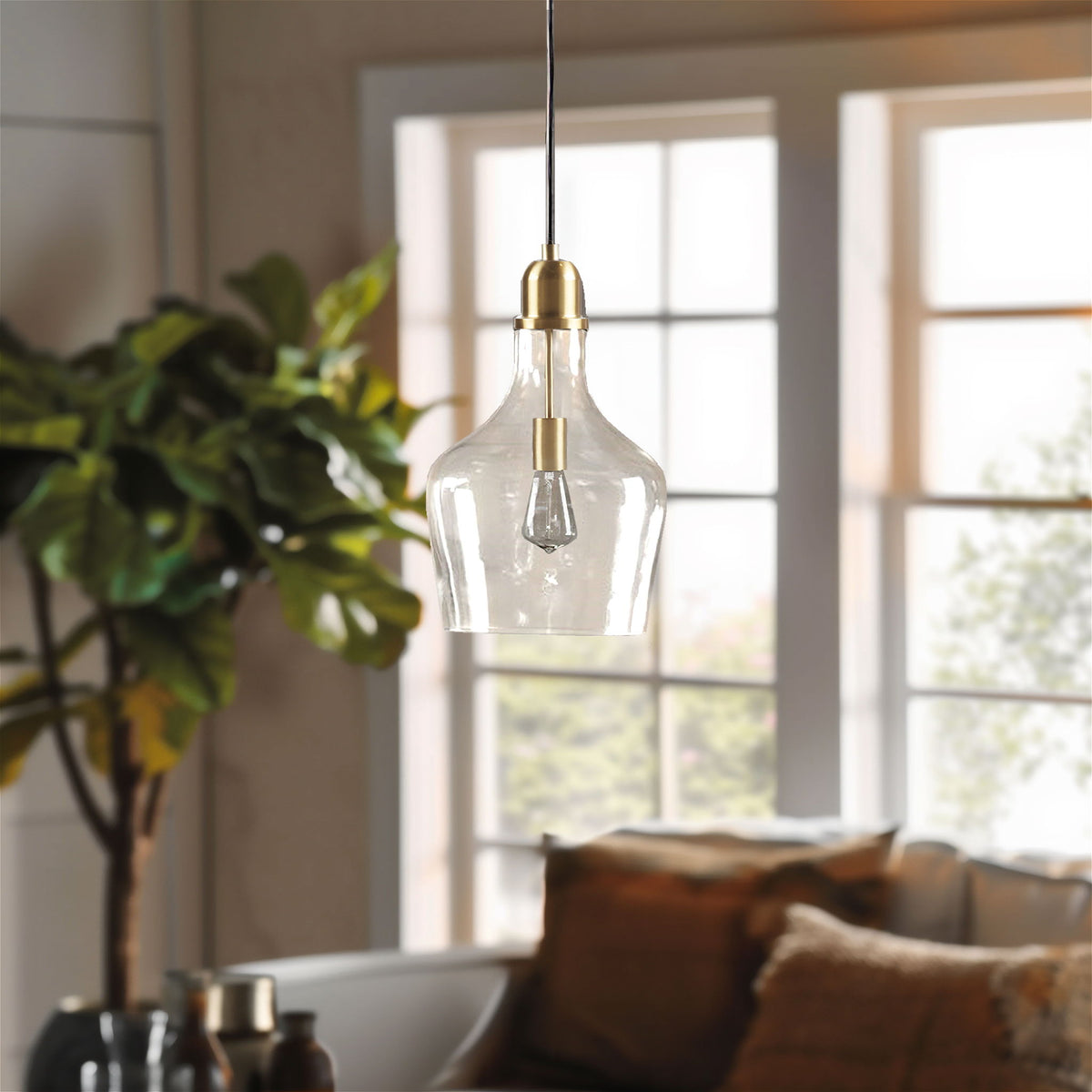 Auburn - Bell Shaped Glass Pendant - Gold / Clear