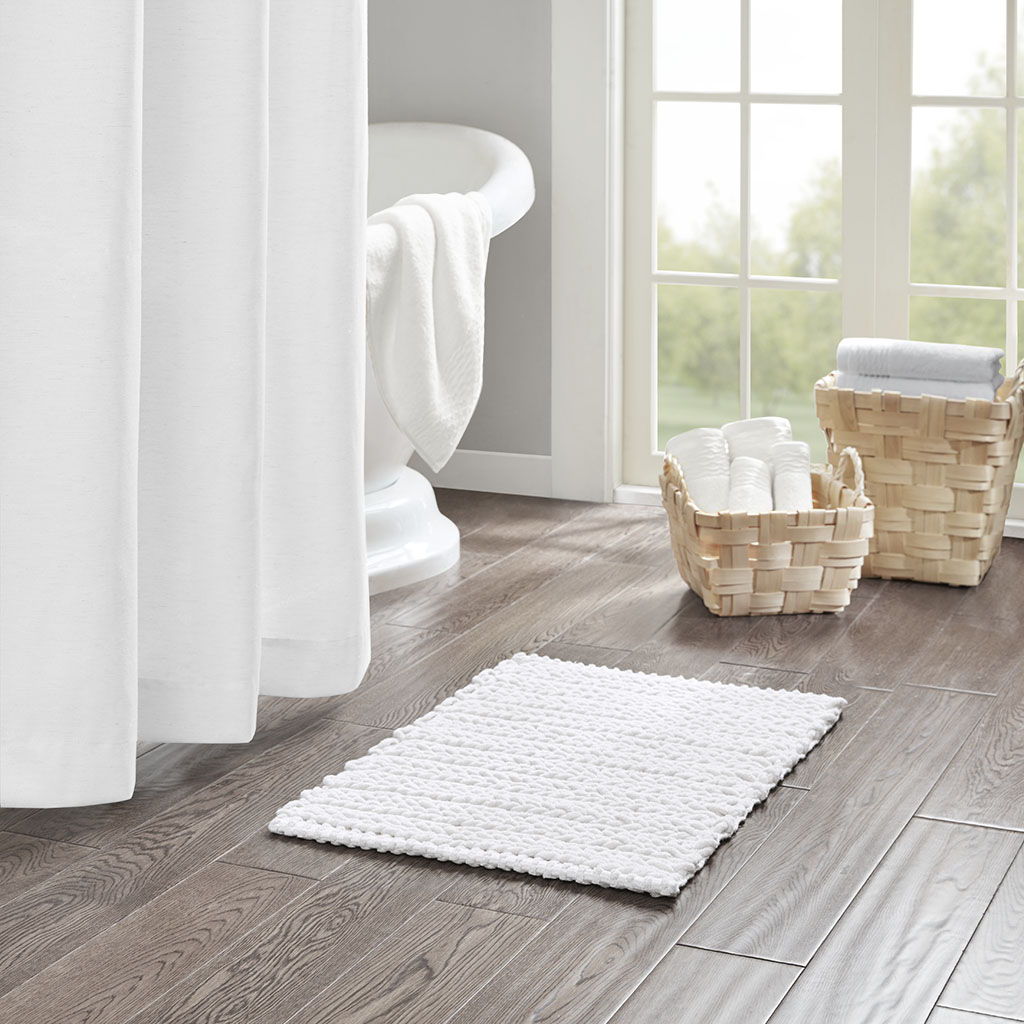 Lasso - 17" x 24" Chain Stitch Rug - White