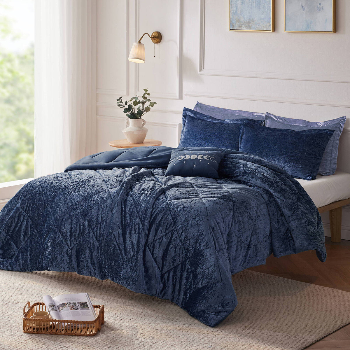 Felicia - King Comforter Set - Navy