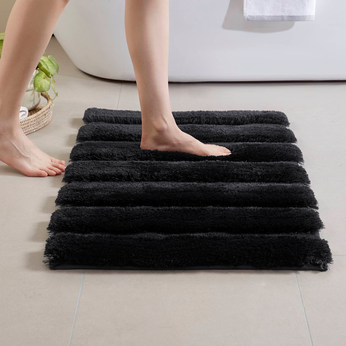 Tufted Pearl Channel - 17" x 24" Rug - Black