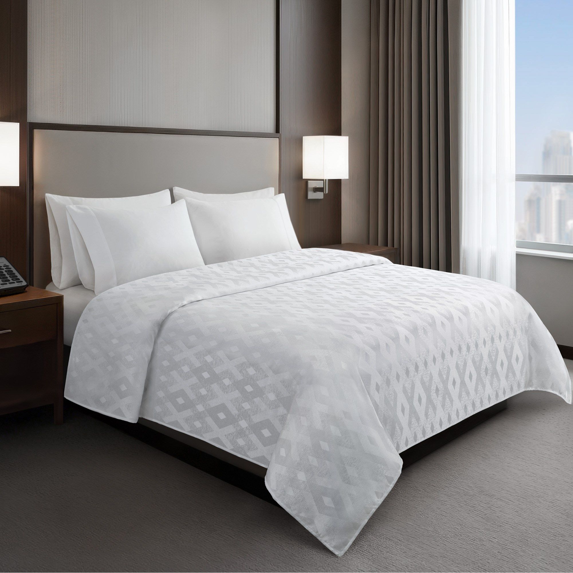 Jacquard Nova - King Essential Coverlet - White