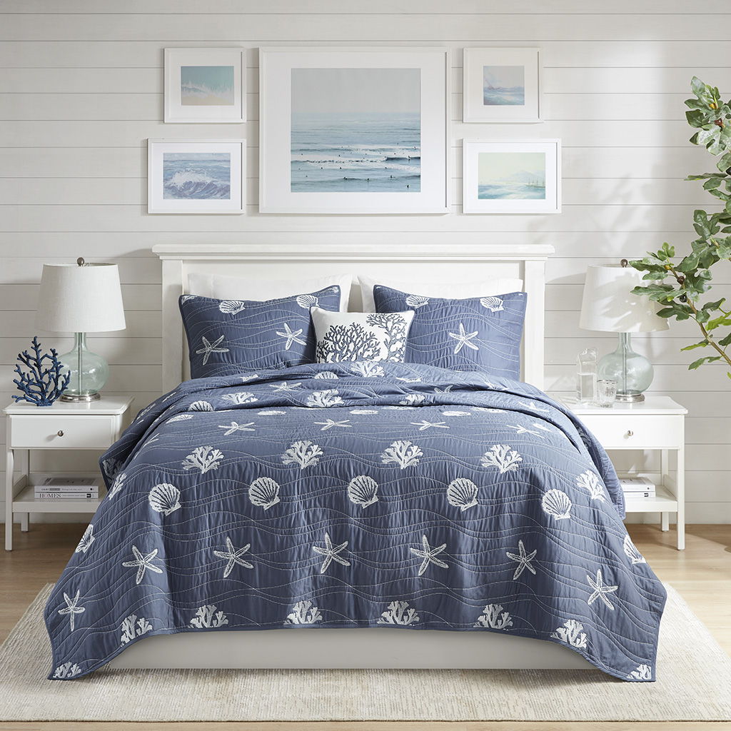 Seaside - 4 Piece King Cotton Reversible Embroidered Quilt Set With Throw Pillow - Navy