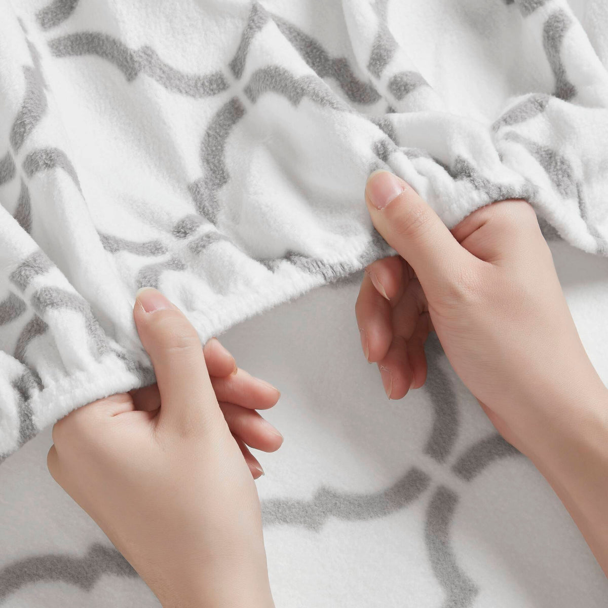 Micro Fleece - Twin Sheet Set - Gray Geo
