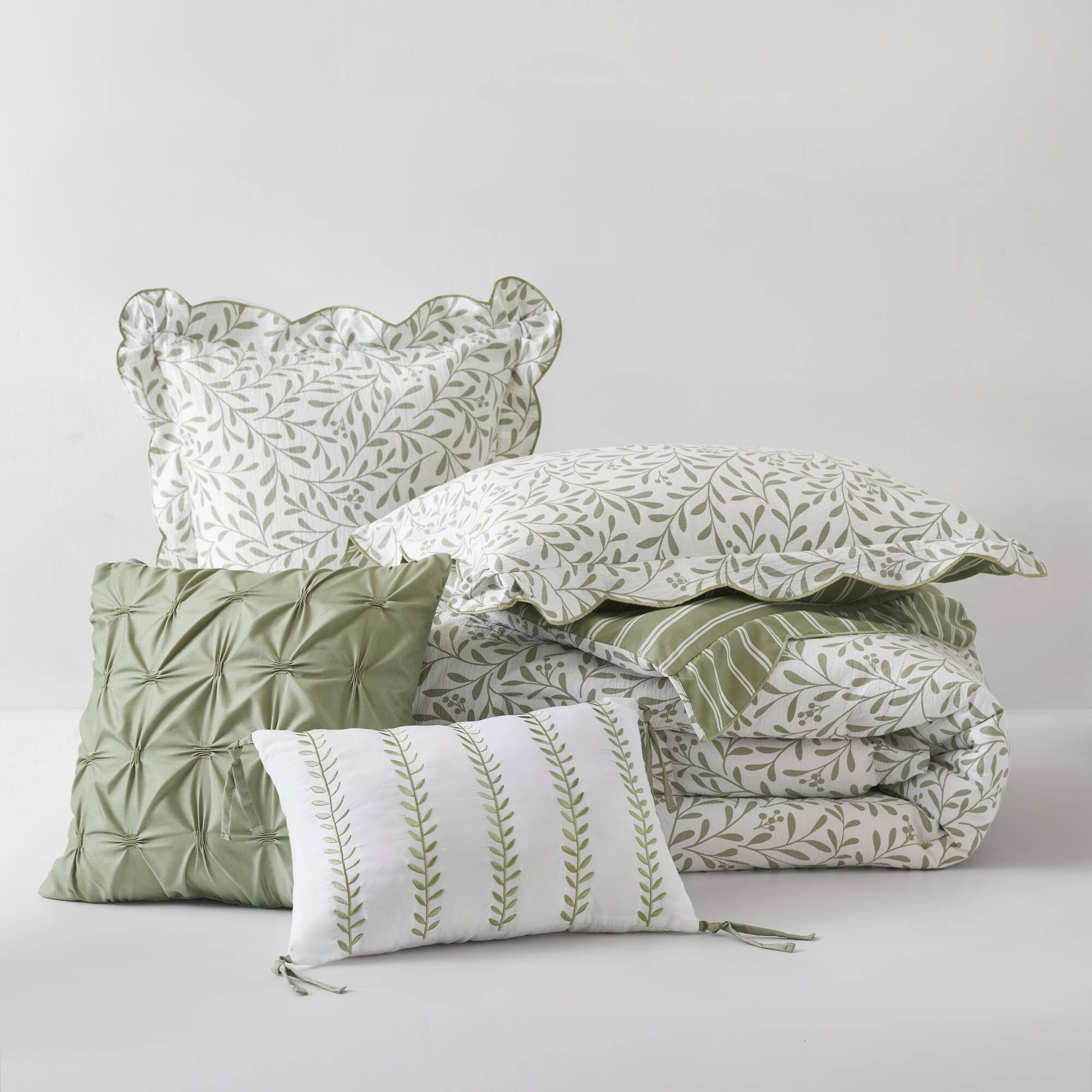 Darcy - 5 Piece Print Comforter Set - Sage Green