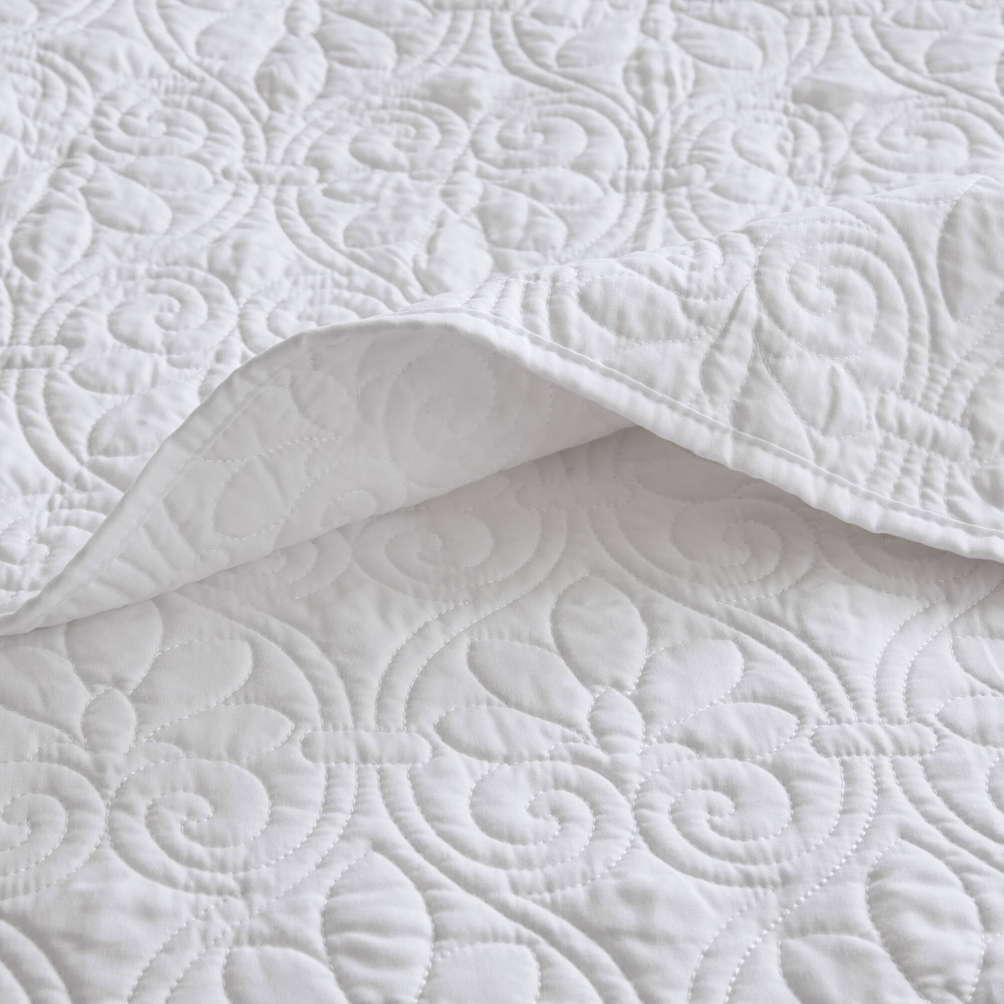 Quebec - Reversible Coverlet Set - White