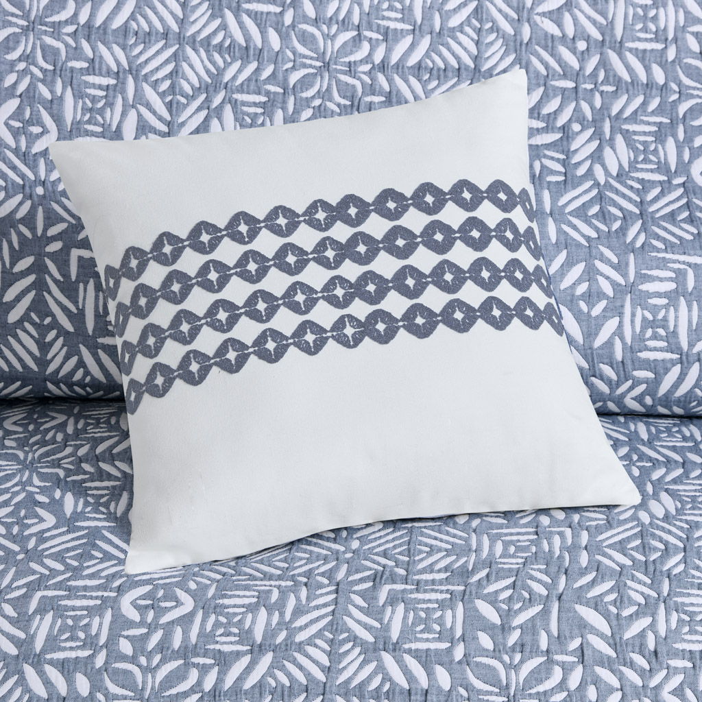Harmony - 4 Piece Full Oversized Reversible Matelasse Coverlet Set With Throw Pillow - Blue