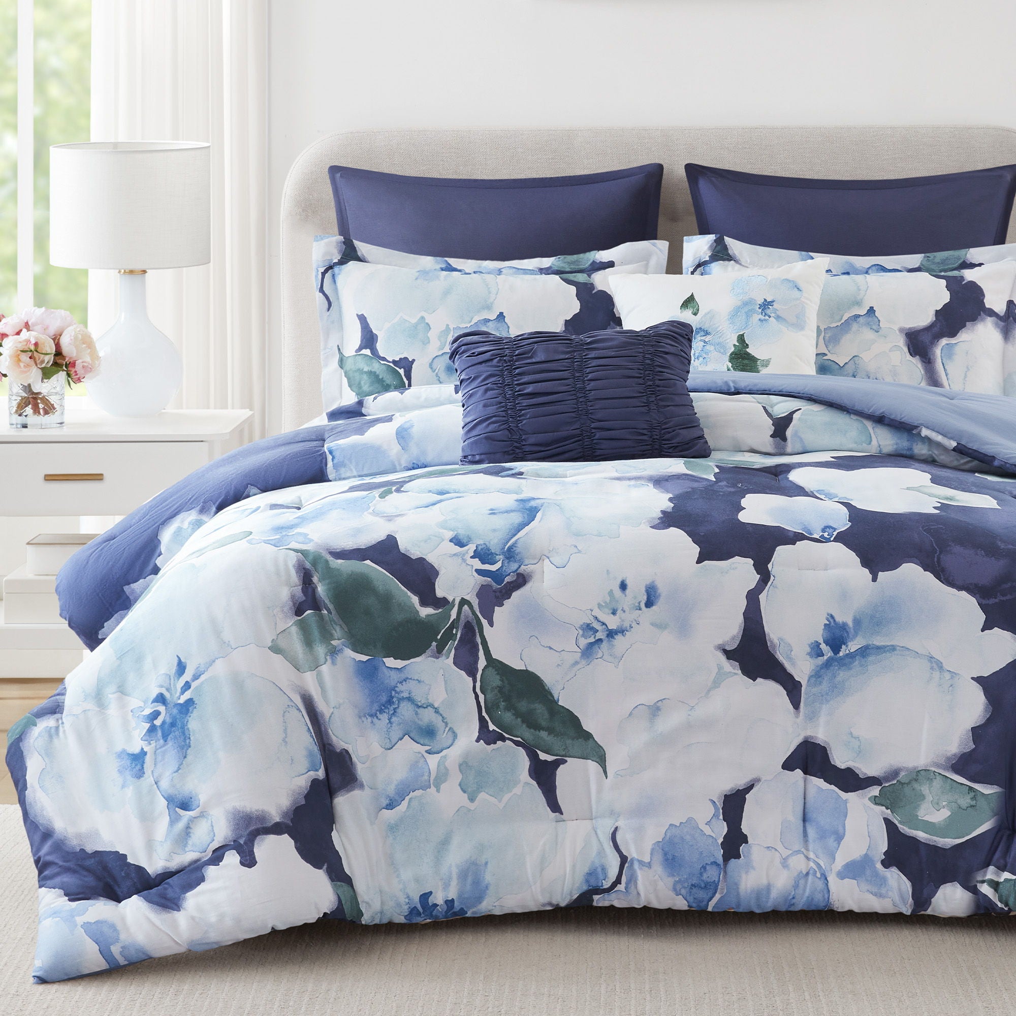 Shanti - 7 Piece Queen Printed Comforter Set - Blue