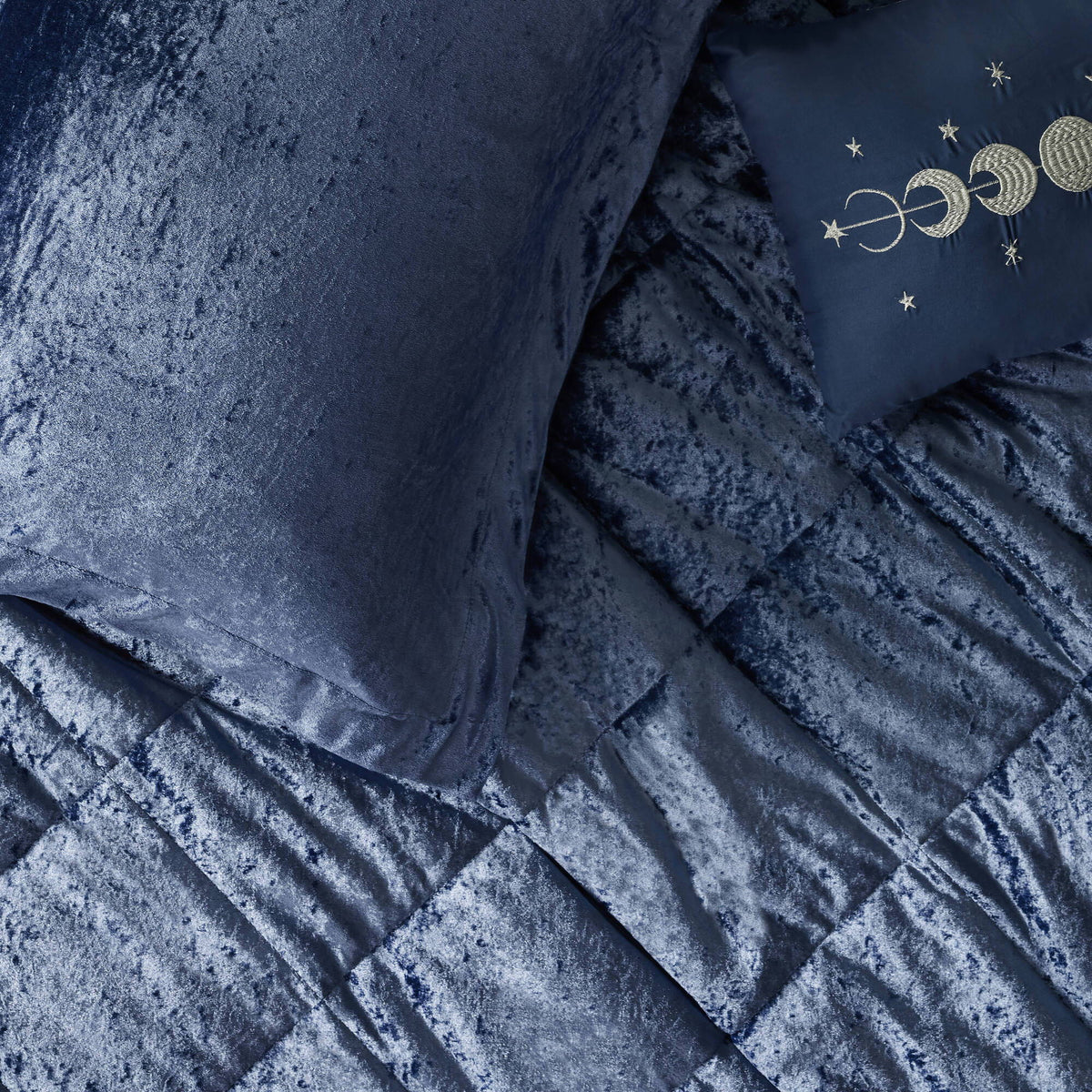 Felicia - King Comforter Set - Navy