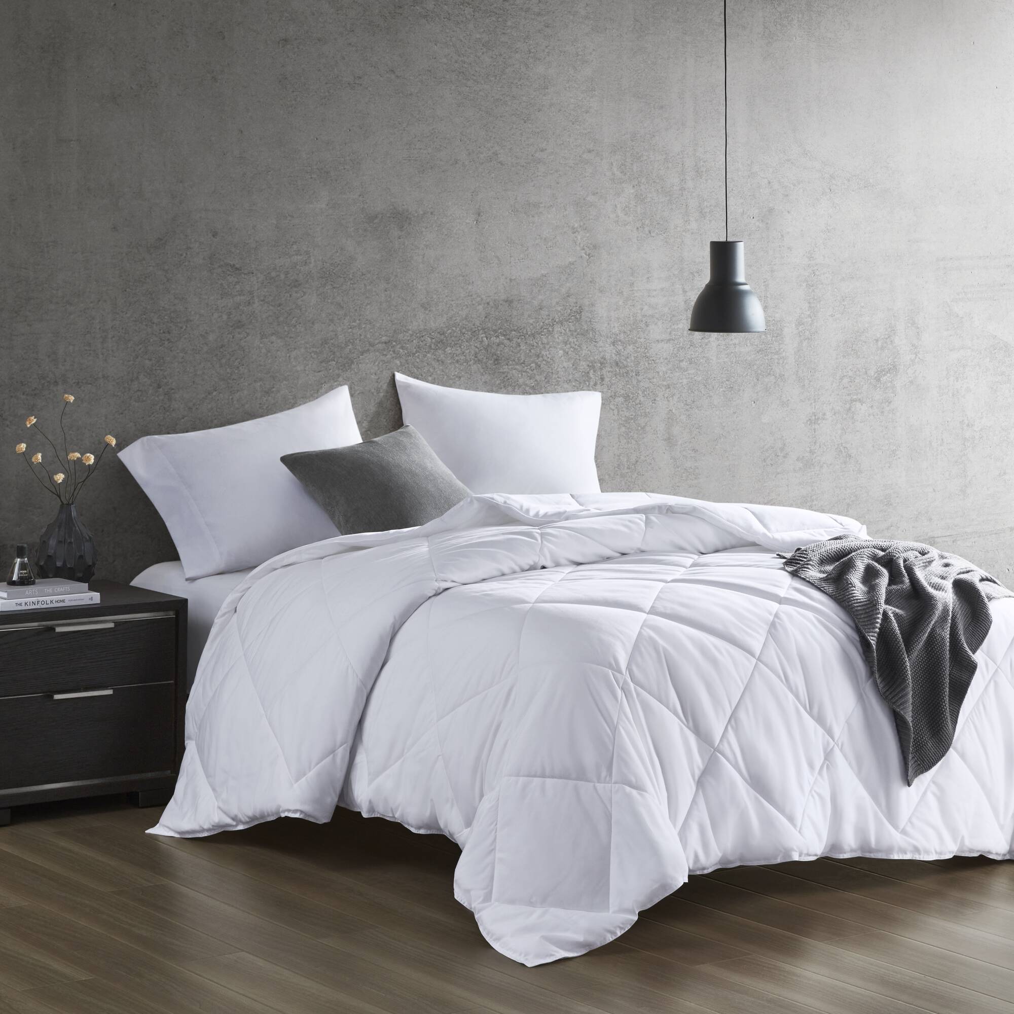 Cooling Touch - Oversized Down Alternative King Comforter - White